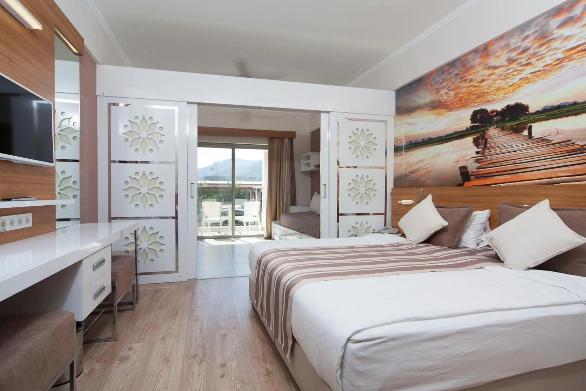Photo of the whole room, Bed in Holiday Village Türkiye
