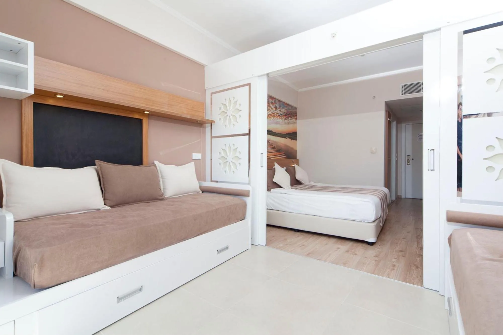 Photo of the whole room, Bed in Holiday Village Türkiye