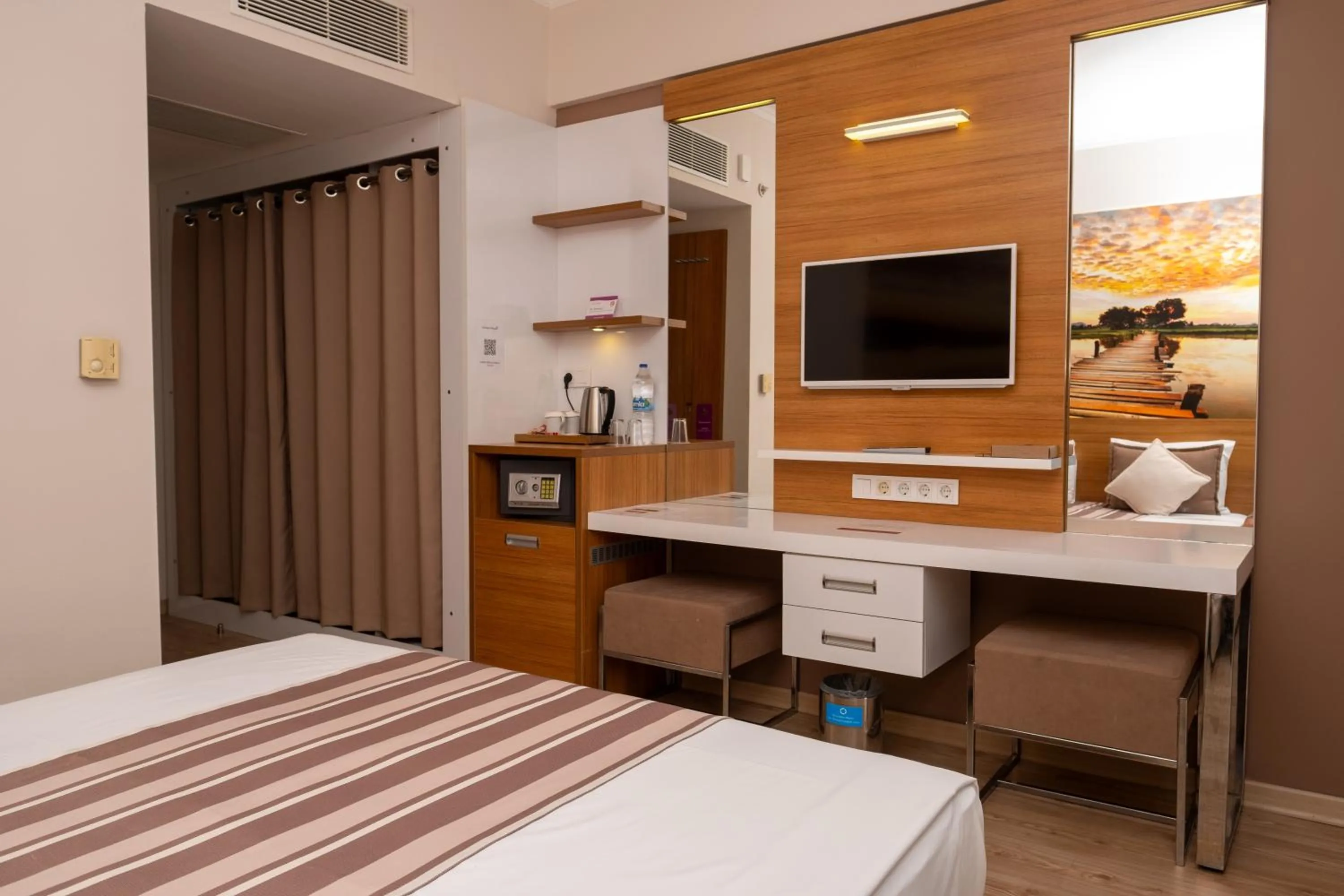 Photo of the whole room, Bed in Holiday Village Türkiye