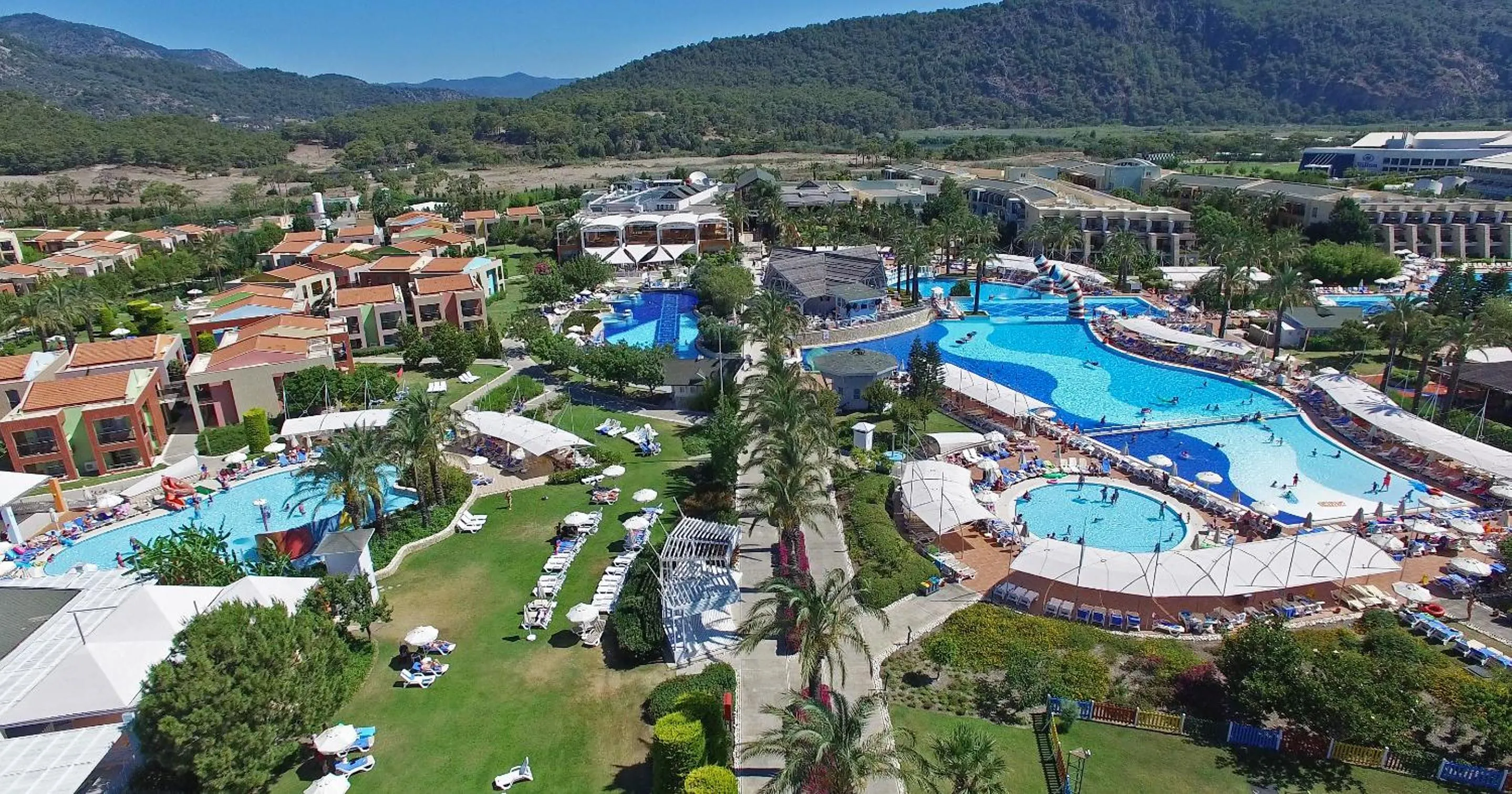 Property building in Holiday Village Türkiye