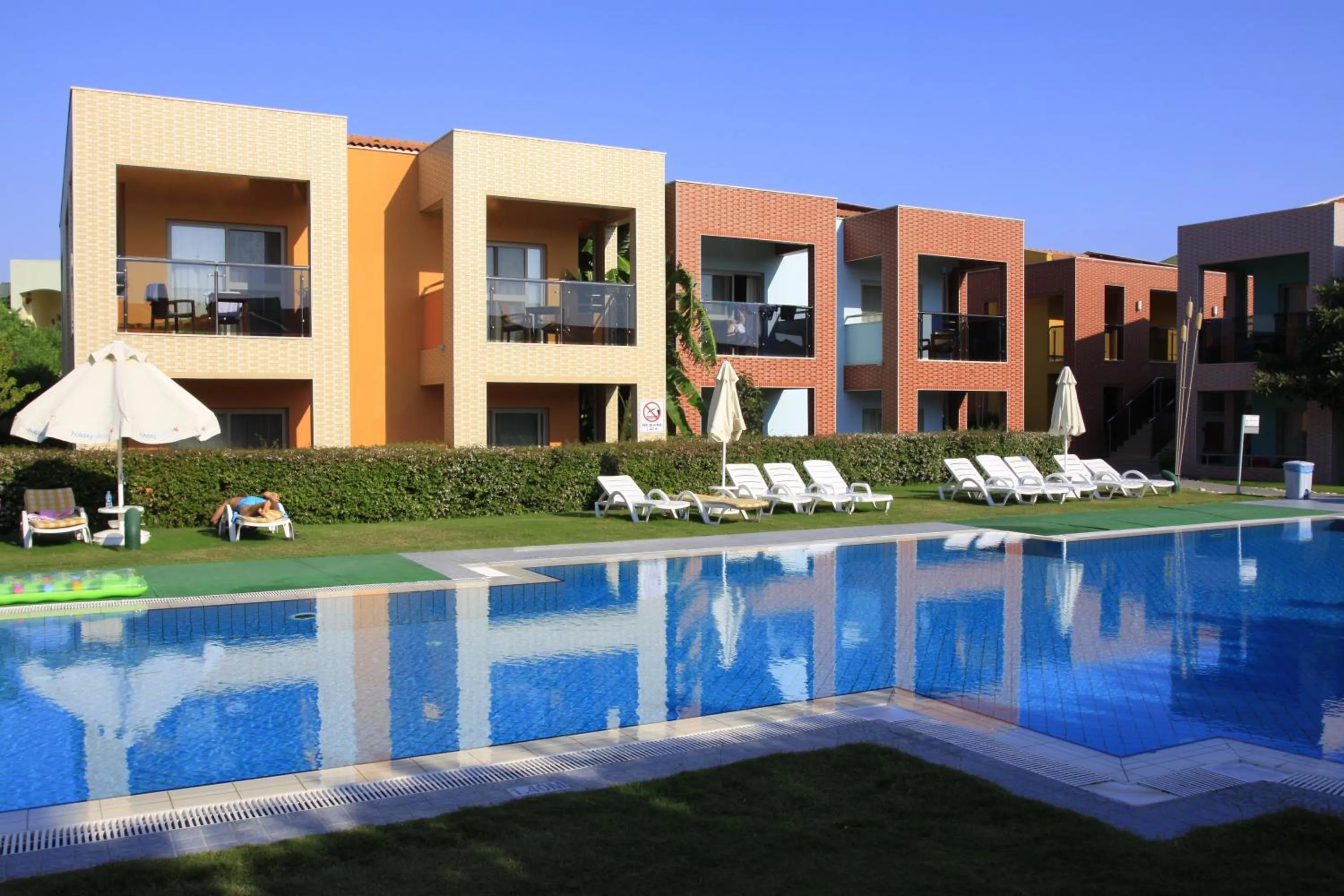 Swimming pool in Holiday Village Türkiye