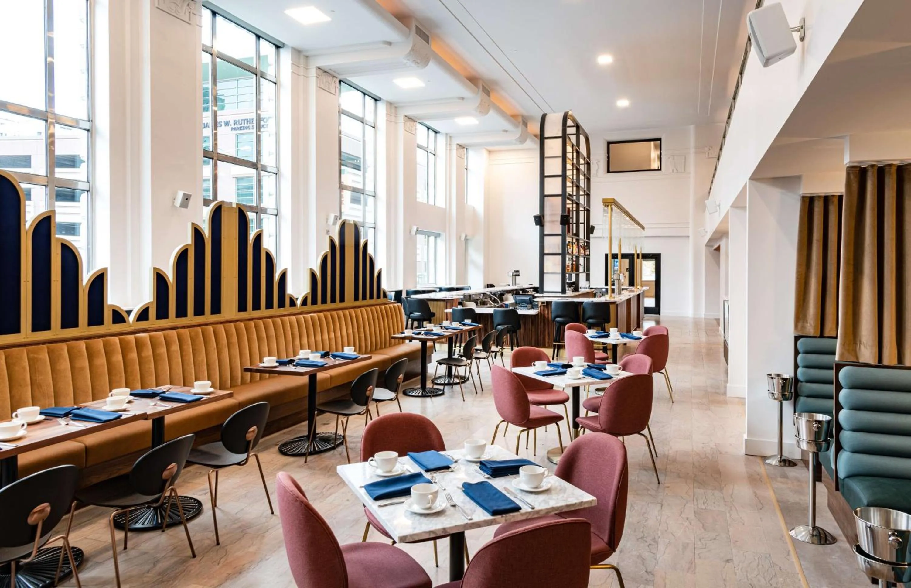 Restaurant/places to eat in Hilton Garden Inn Flint Downtown