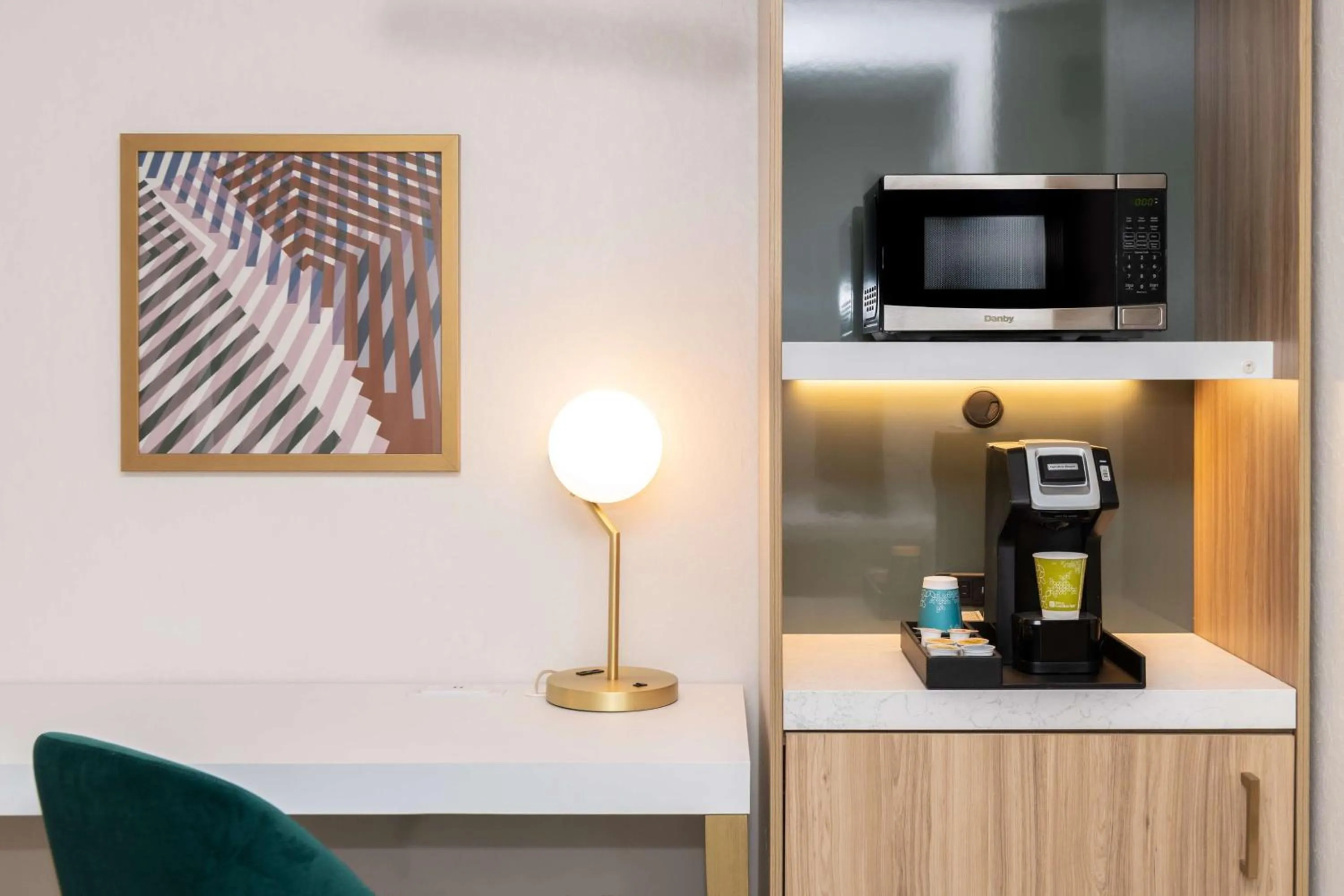 Bedroom in Hilton Garden Inn Flint Downtown