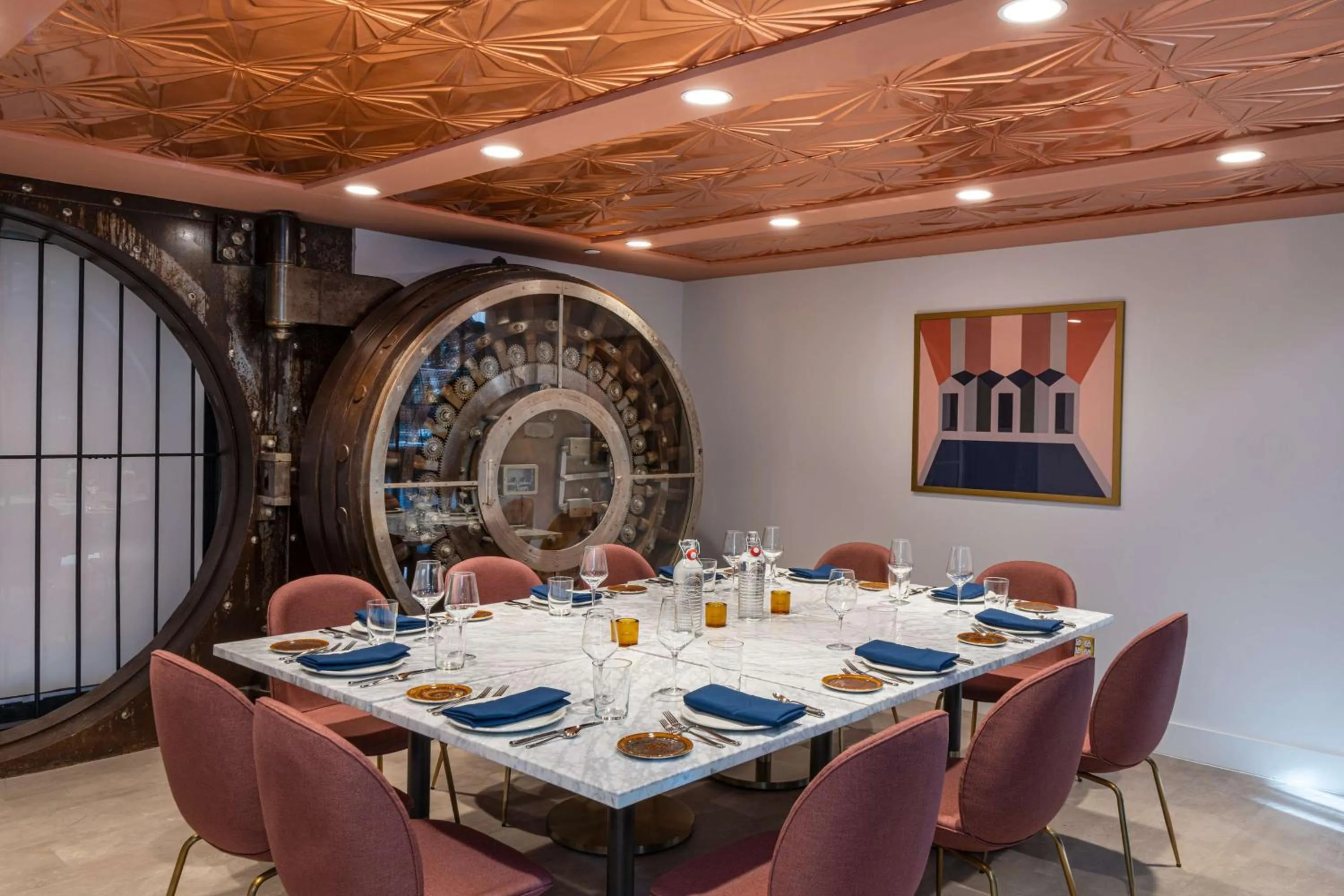 Restaurant/places to eat in Hilton Garden Inn Flint Downtown