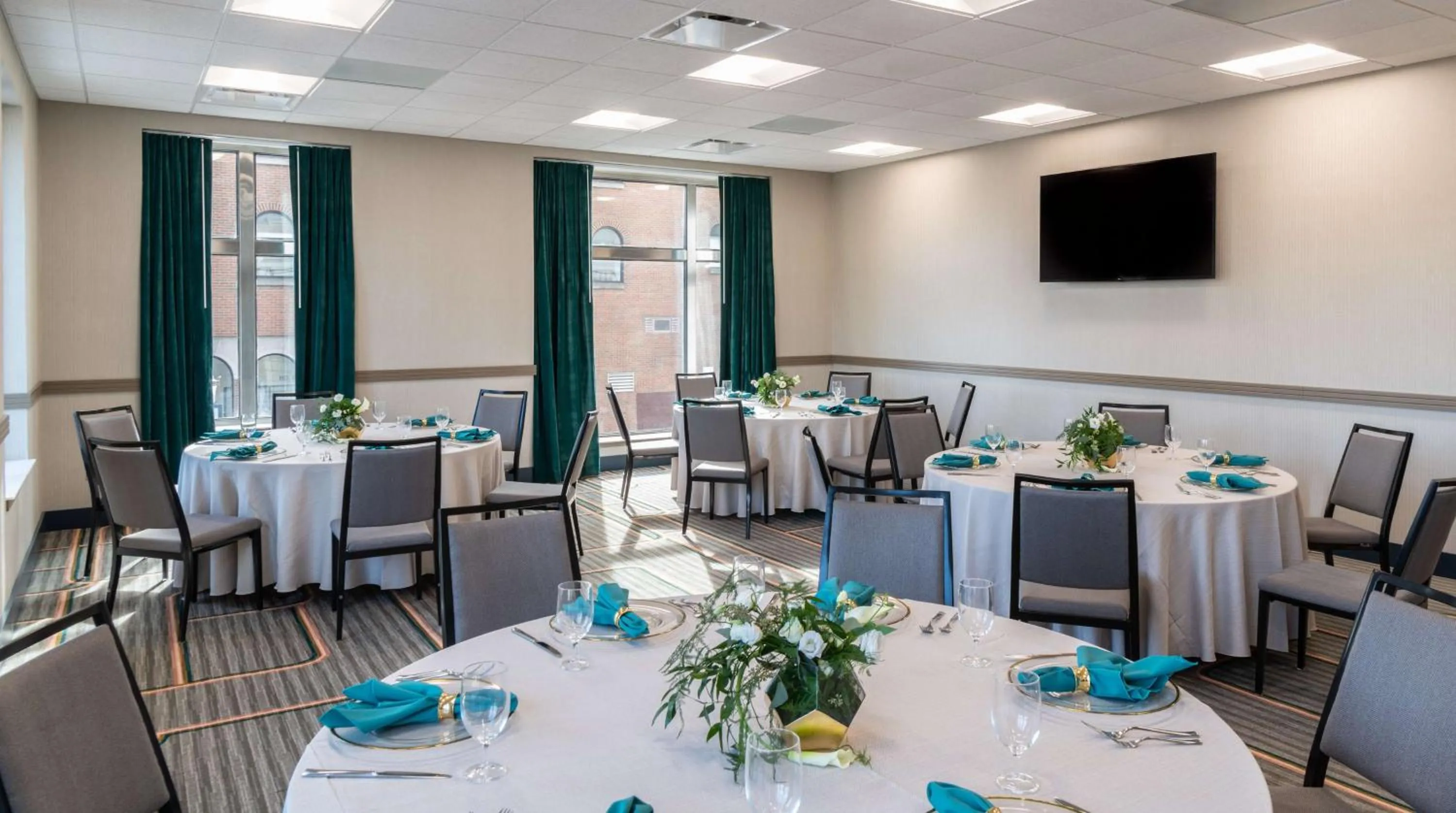 Meeting/conference room in Hilton Garden Inn Flint Downtown