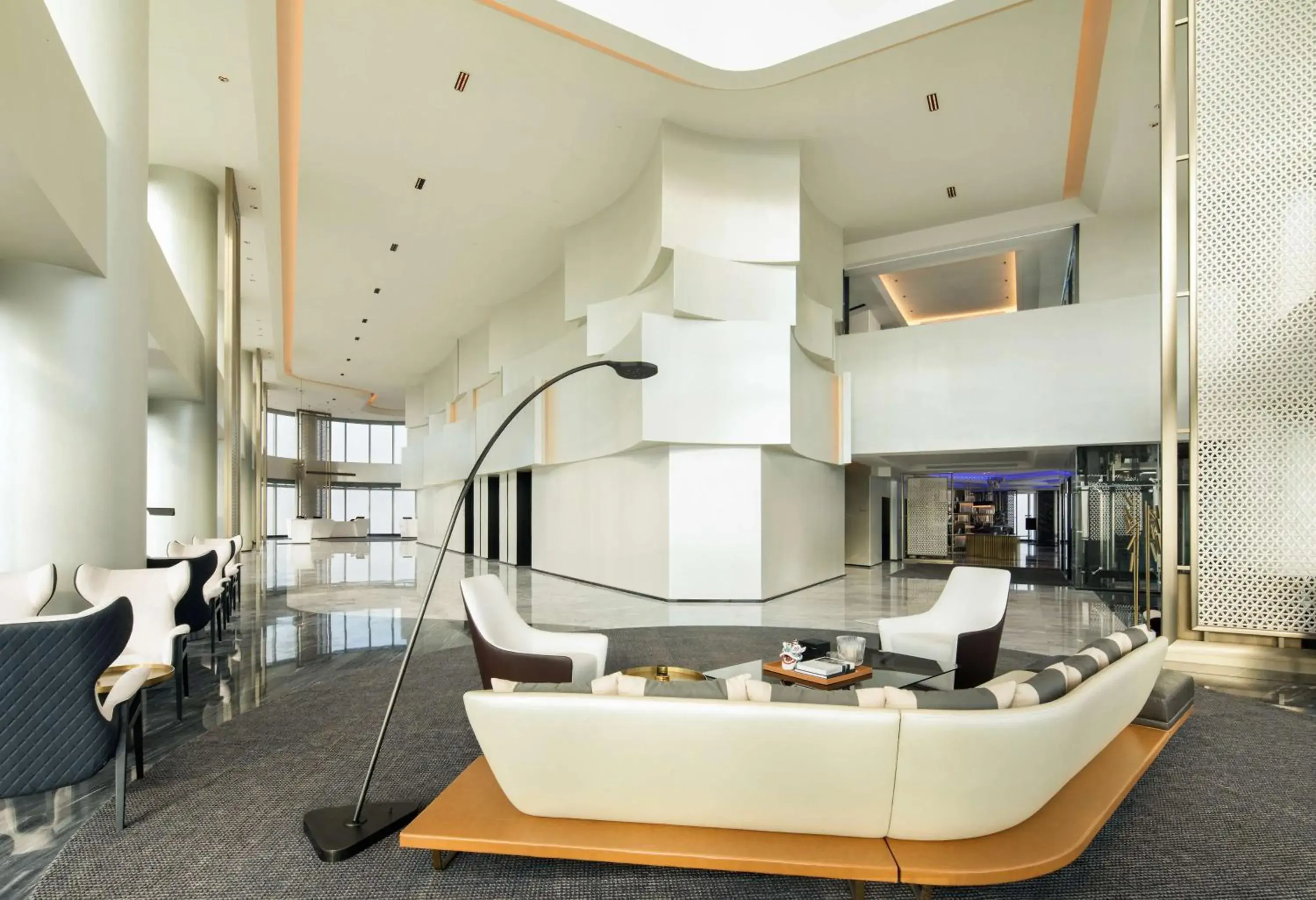 Lobby or reception in Doubletree by Hilton Foshan Nanhai-Free Canton Fair Shuttle Bus Lobby or reception in Doubletree by Hilton Foshan Nanhai-Free Canton Fair Shuttle Bus