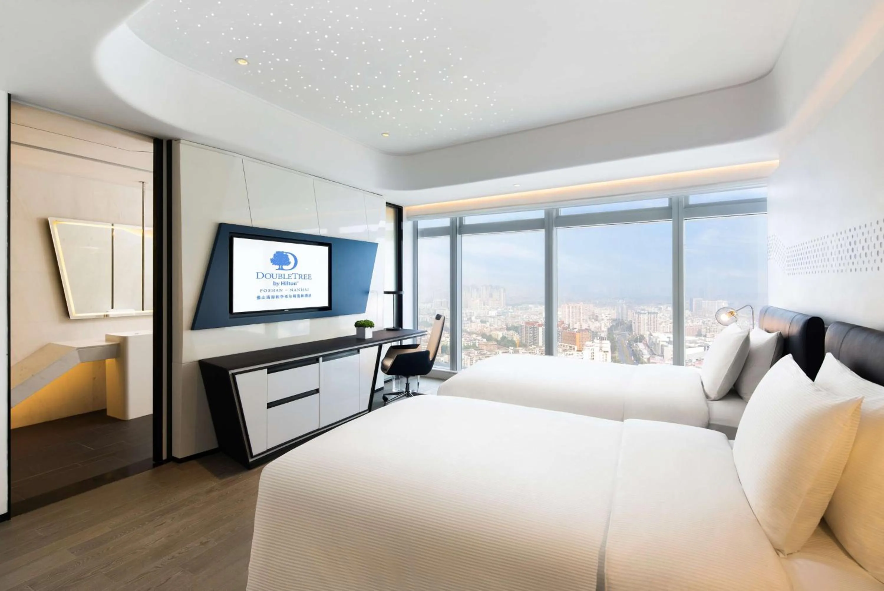 Bed in Doubletree by Hilton Foshan Nanhai- Close to Guangzhou Jiaokou Metro