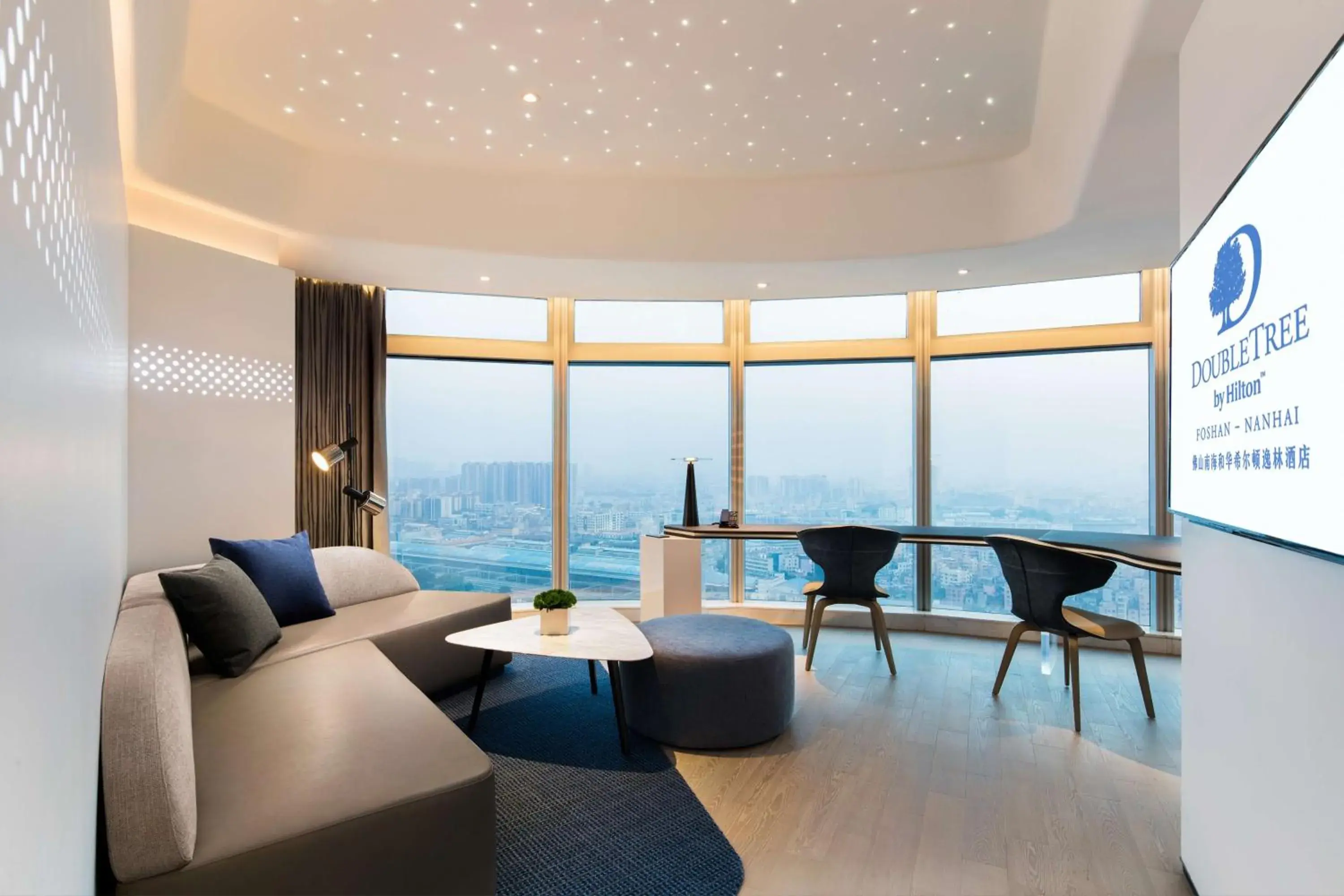 Bedroom in Doubletree by Hilton Foshan Nanhai-Free Canton Fair Shuttle Bus Bedroom in Doubletree by Hilton Foshan Nanhai-Free Canton Fair Shuttle Bus