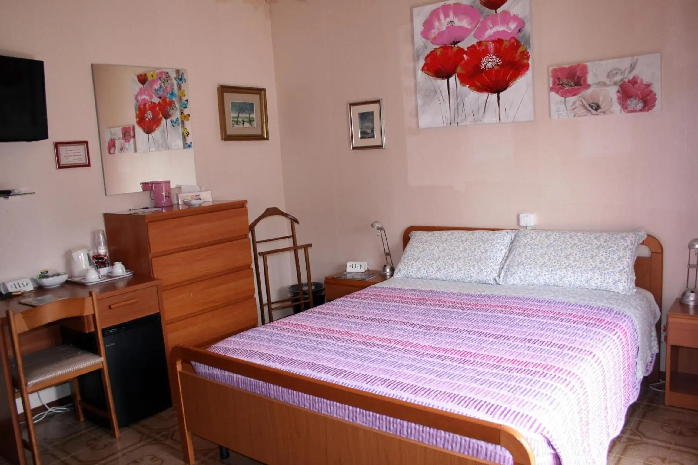 Triple Room with Private External Bathroom - single occupancy in A casa di Gianna B&B Triple Room with Private External Bathroom - single occupancy in A casa di Gianna B&B