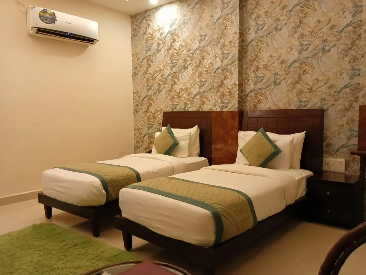 Bed in Hotel Zion Inn, Cantonment, Varanasi