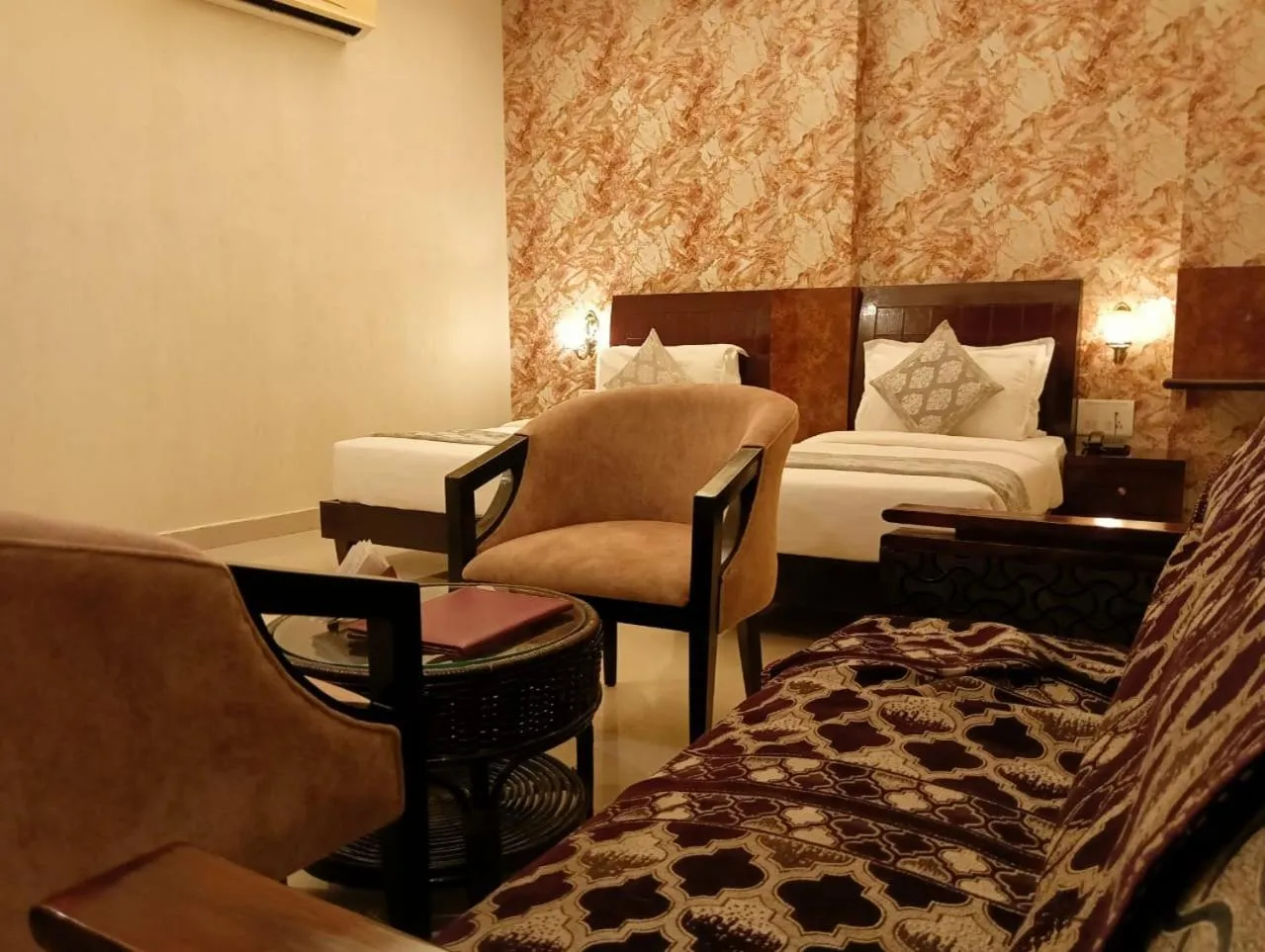 Bed in Hotel Zion Inn, Cantonment, Varanasi