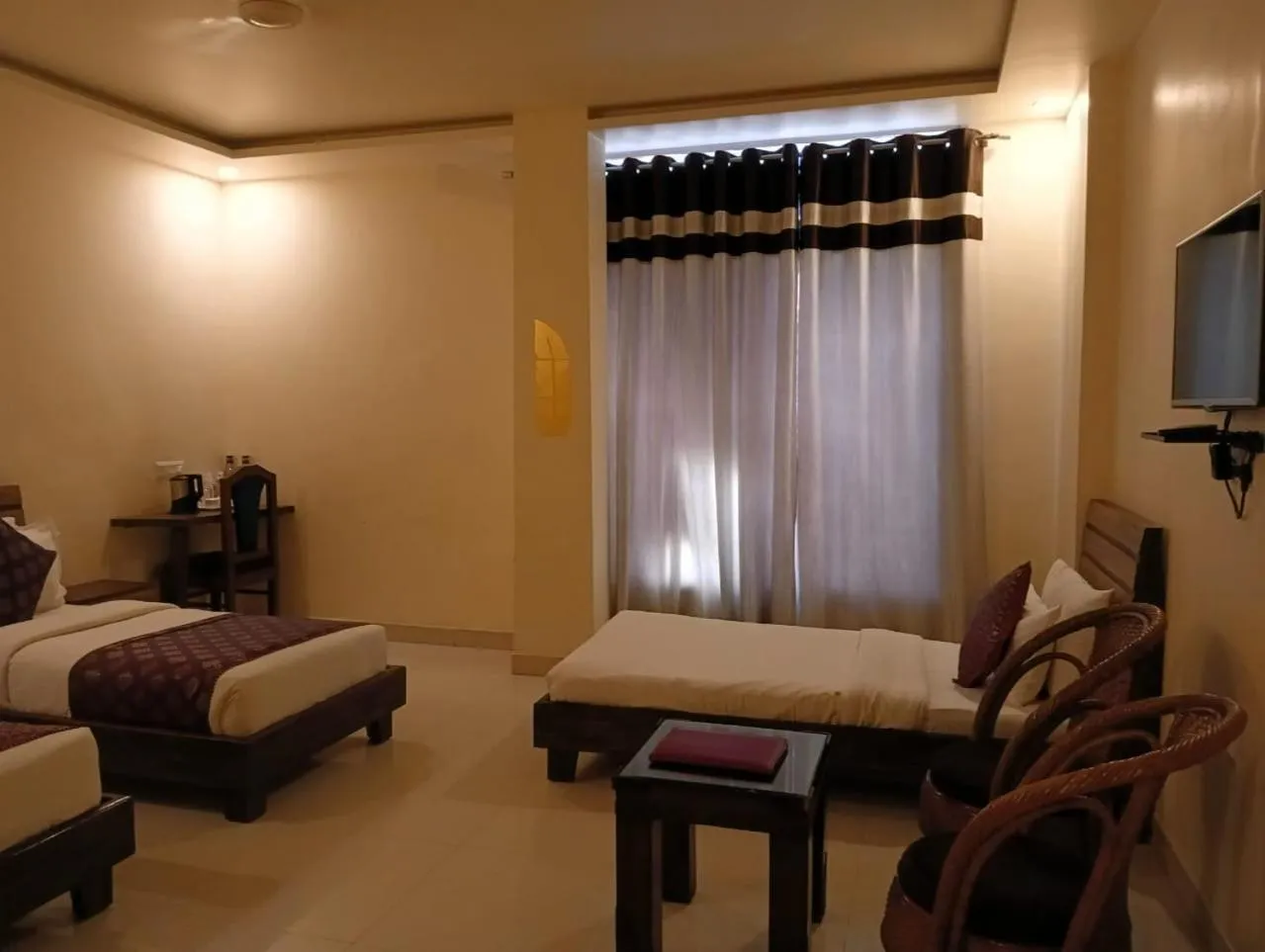 Bed in Hotel Zion Inn, Cantonment, Varanasi