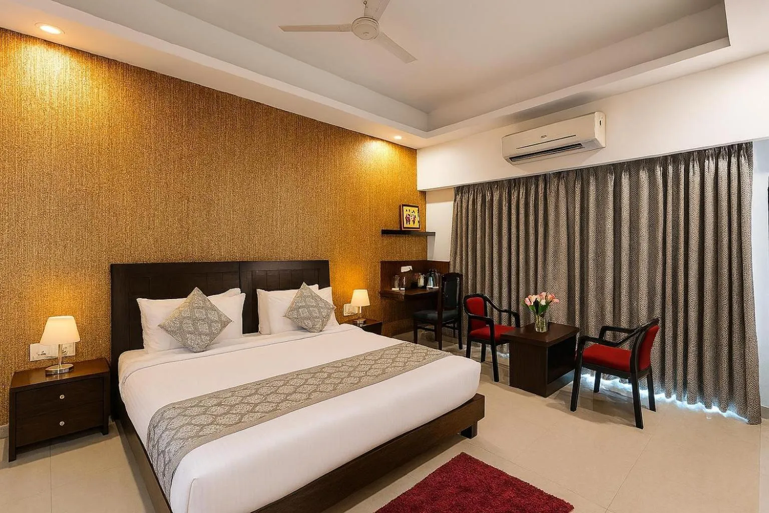 Bed in Hotel Zion Inn, Cantonment, Varanasi