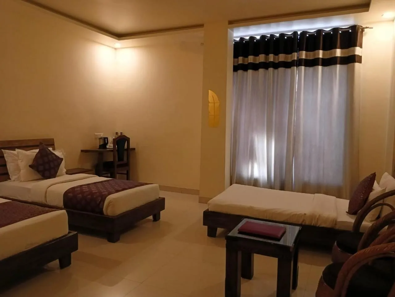 Bed in Hotel Zion Inn, Cantonment, Varanasi