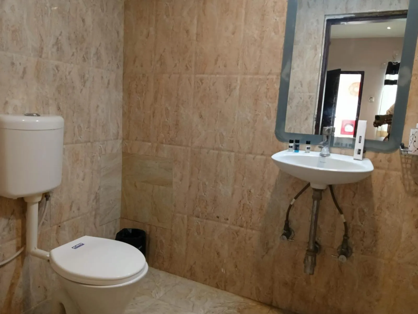 Toilet in Hotel Zion Inn, Cantonment, Varanasi