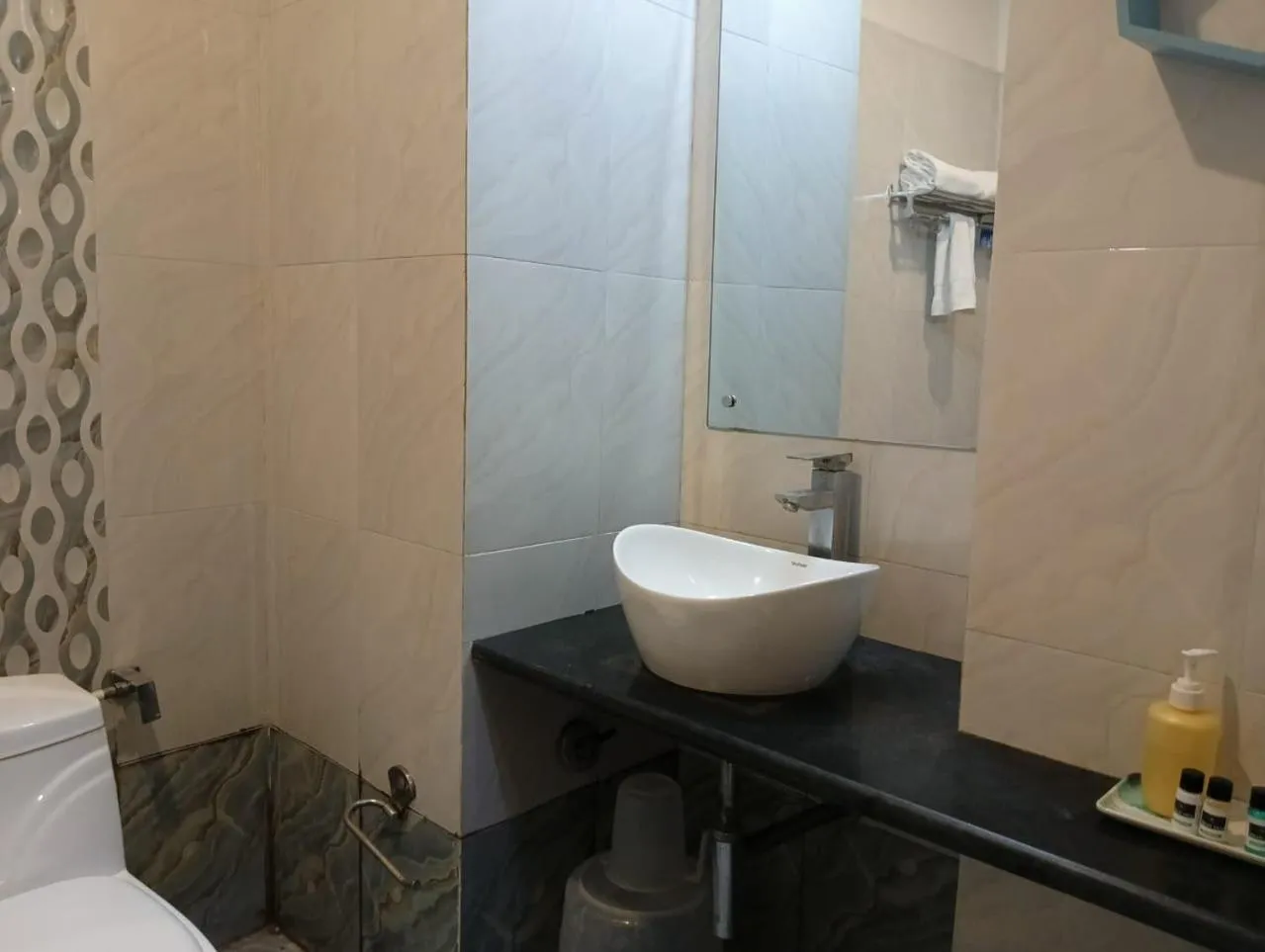 Bathroom in Hotel Zion Inn, Cantonment, Varanasi