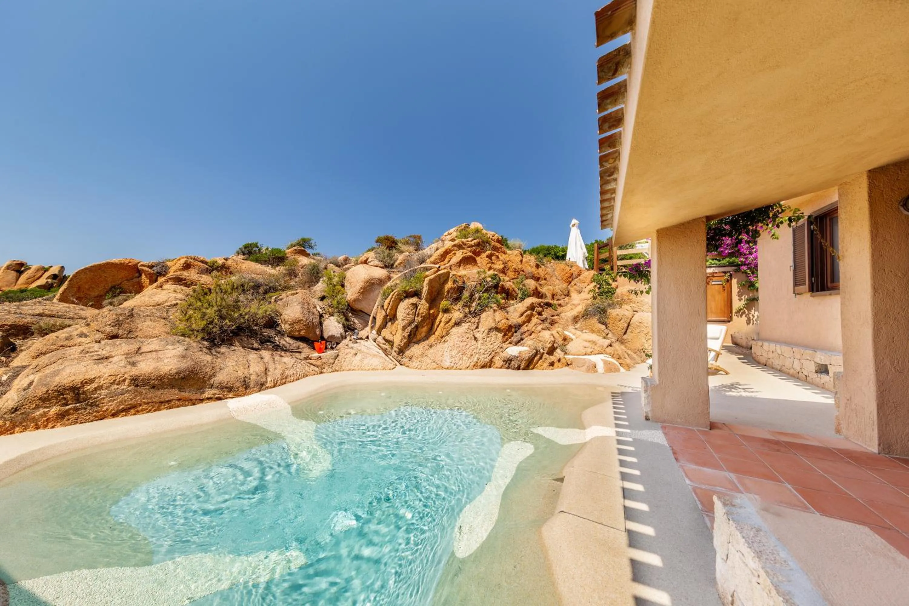 Villa with Natural Idromassage Pool in Costa Paradiso Resort