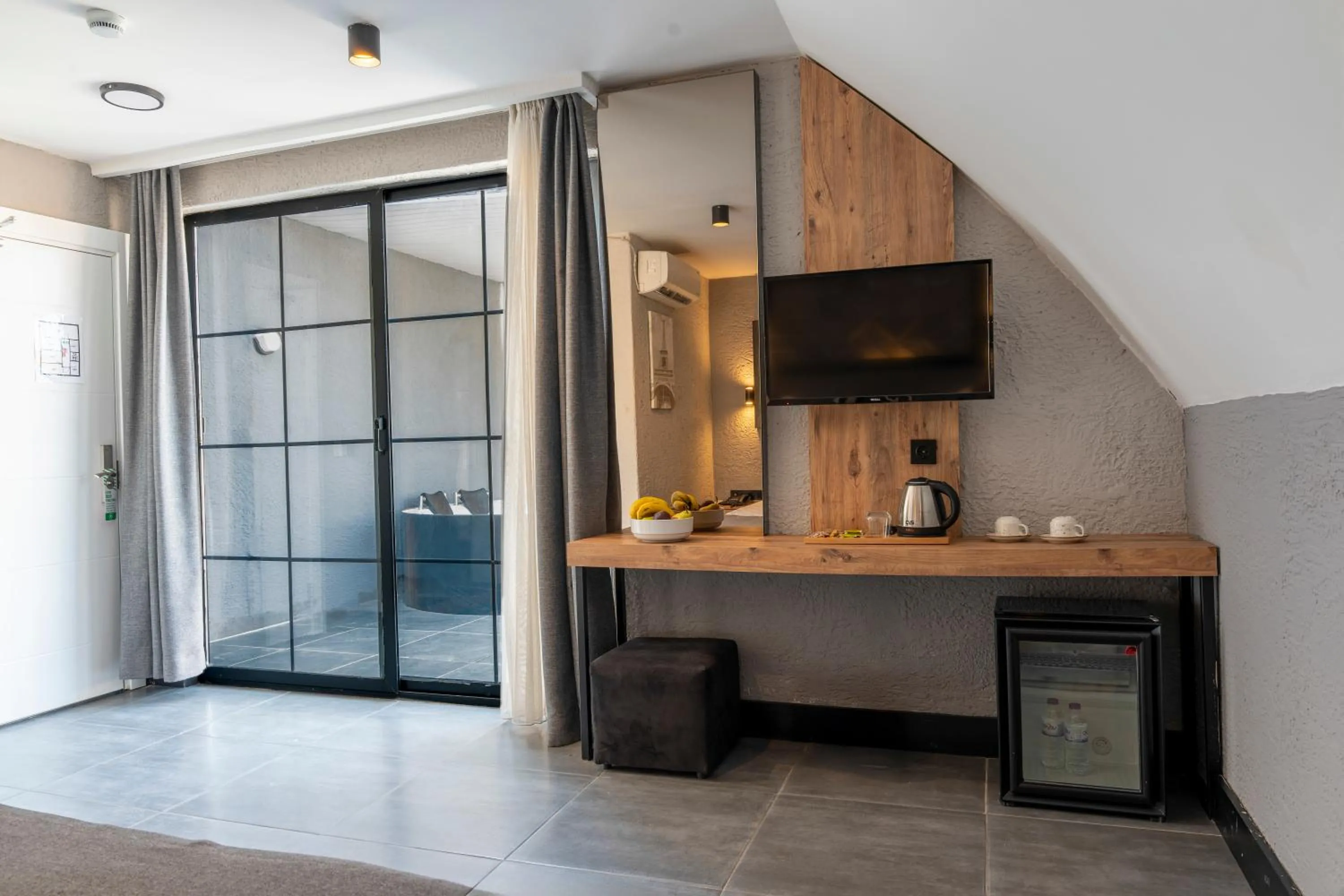 Coffee/tea facilities in Mielo Lara Hotel