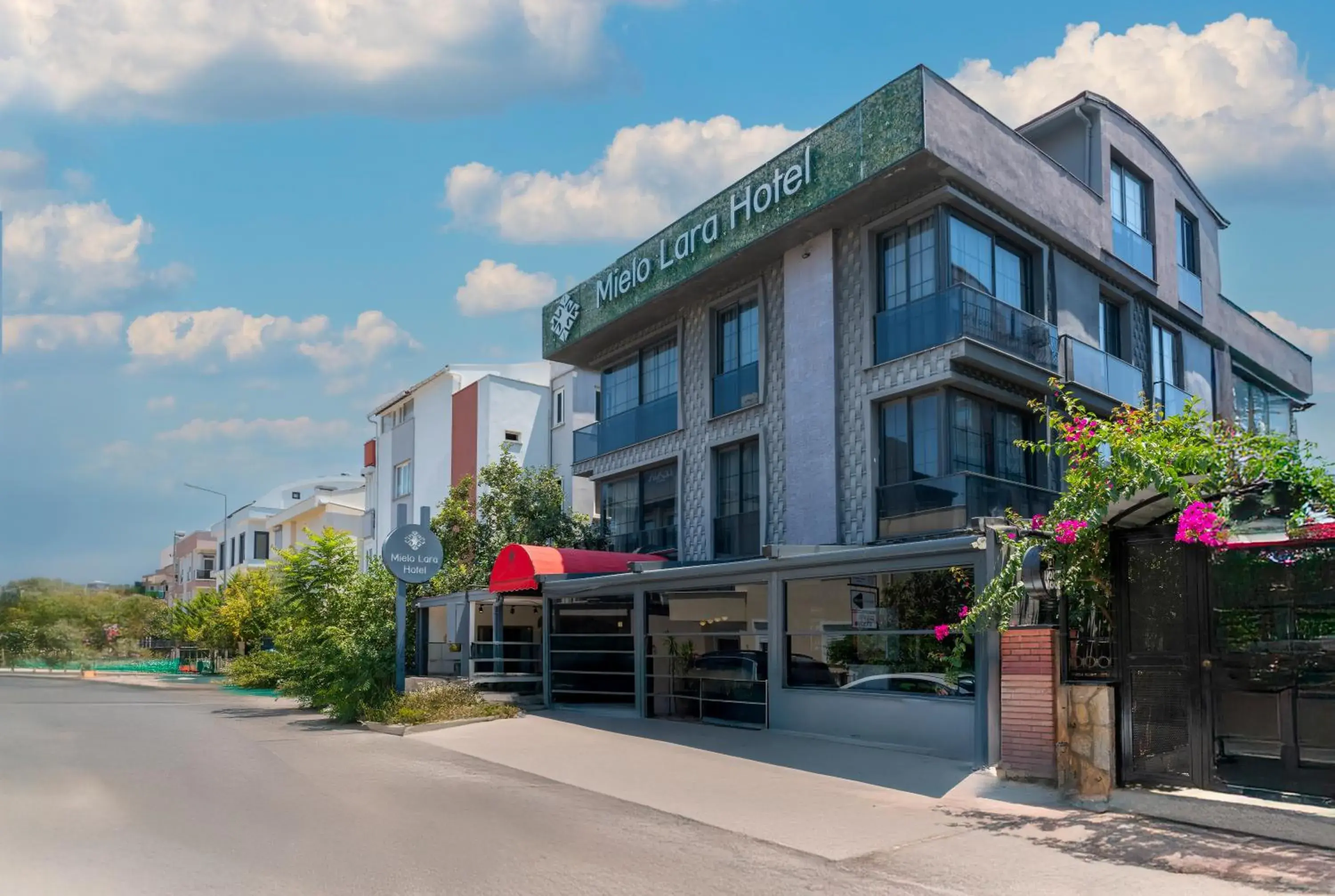 Facade/entrance in Mielo Lara Hotel Facade/entrance in Mielo Lara Hotel