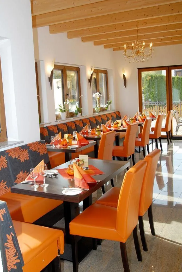 Restaurant/places to eat in Hotel-Restaurant Laux