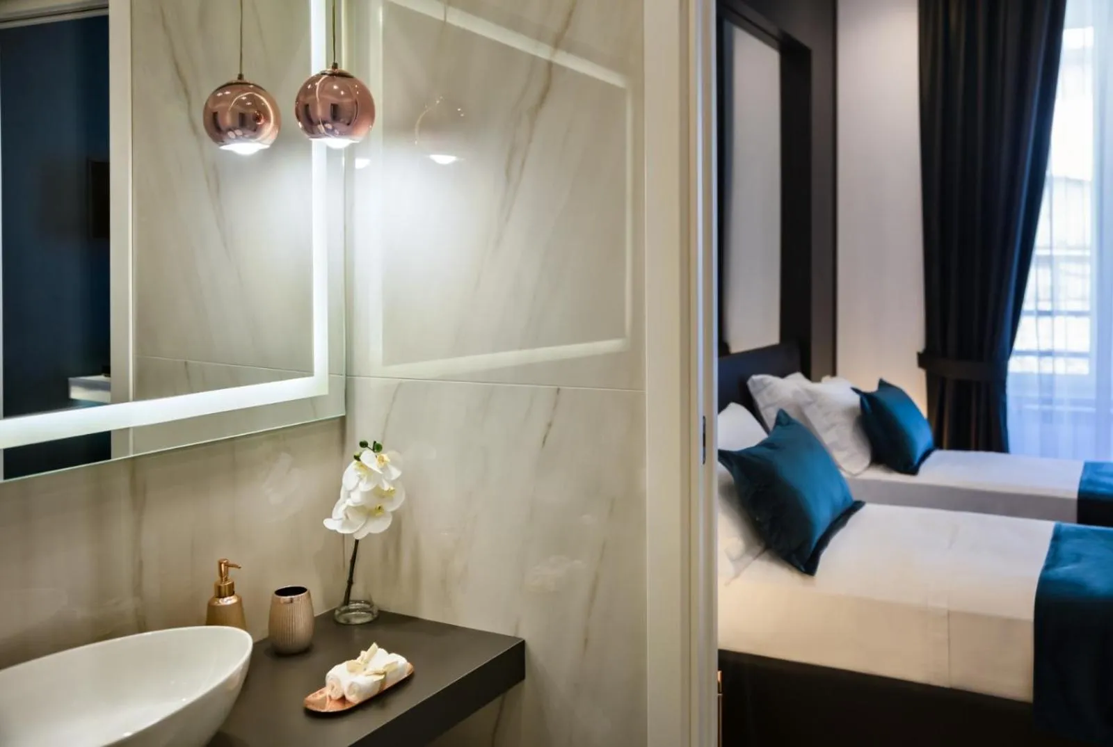 Bed in La Lepre Napoli