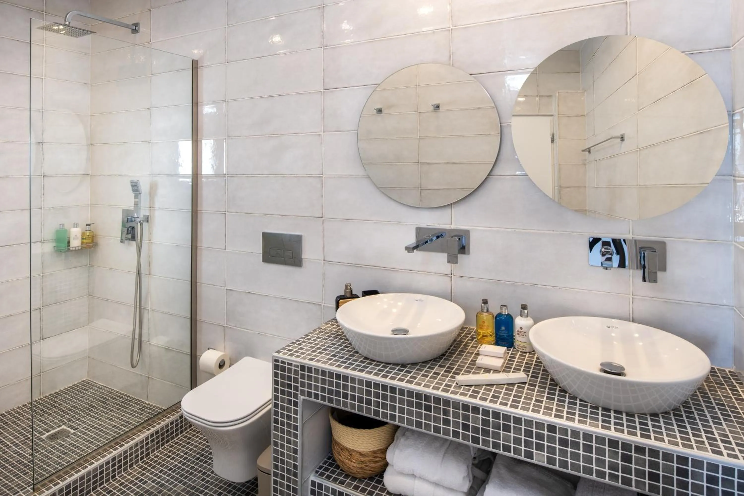 Bathroom in Siete Mares Luxury Suites