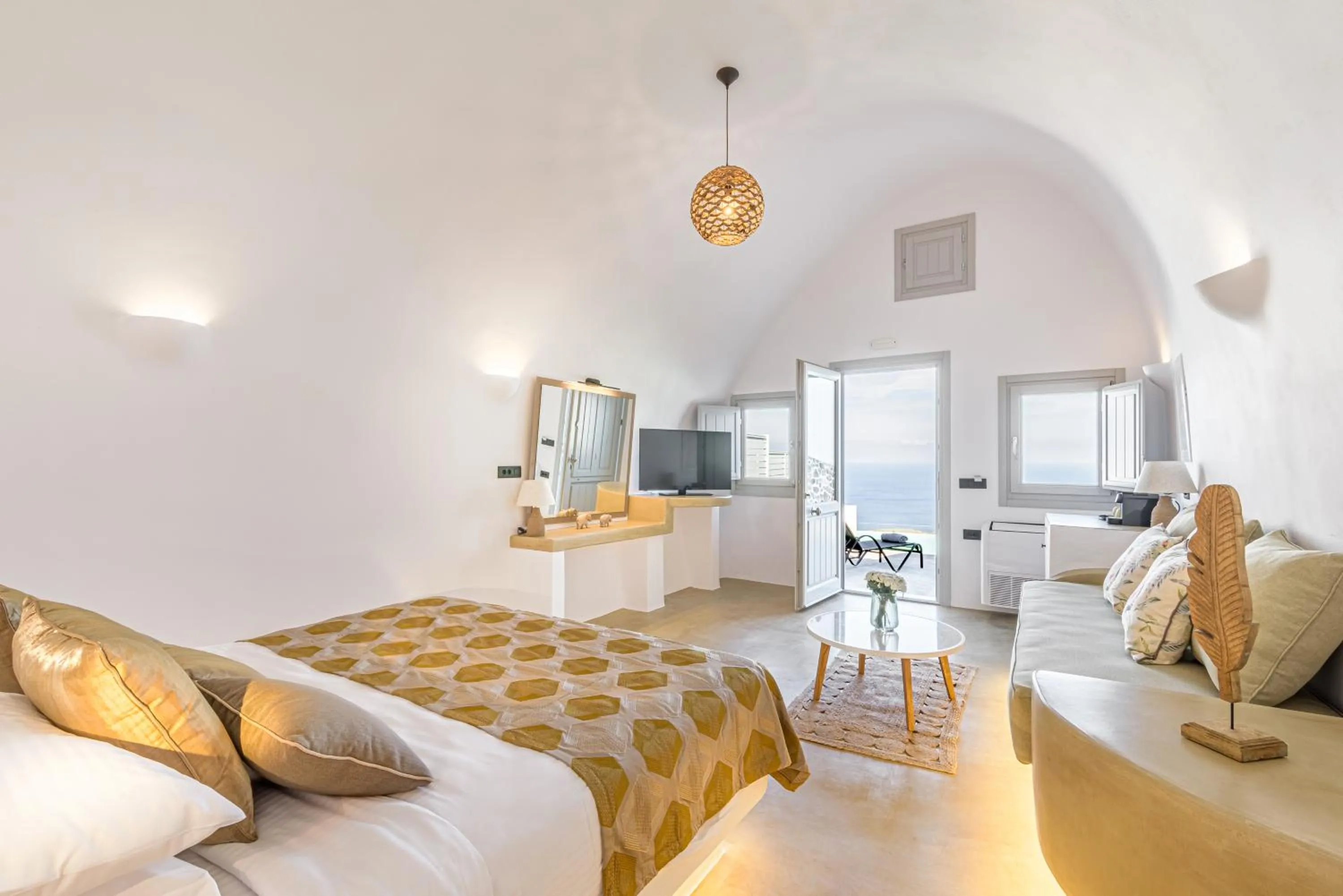 Photo of the whole room, Bed in Siete Mares Luxury Suites