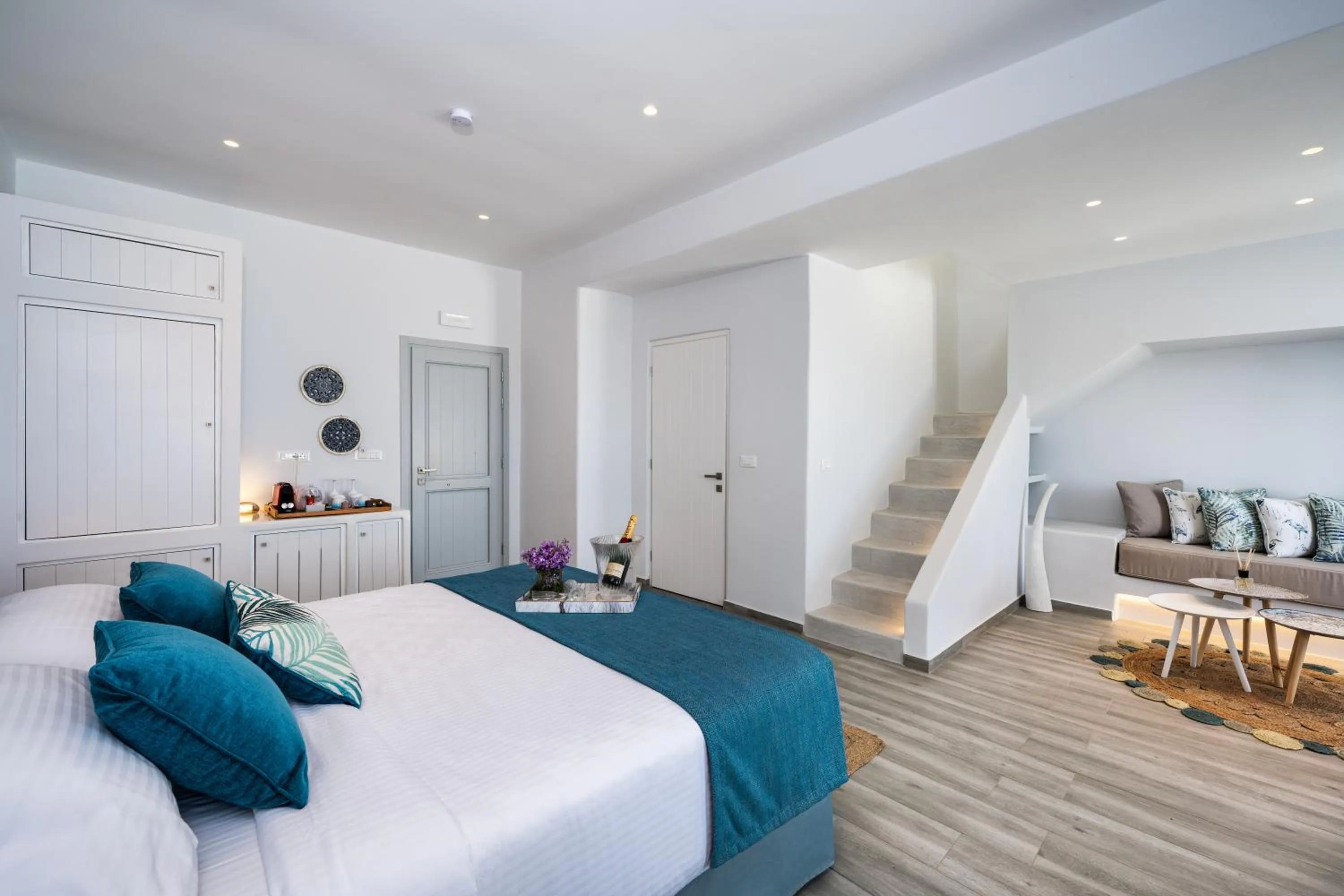 Seating area, Bed in Siete Mares Luxury Suites