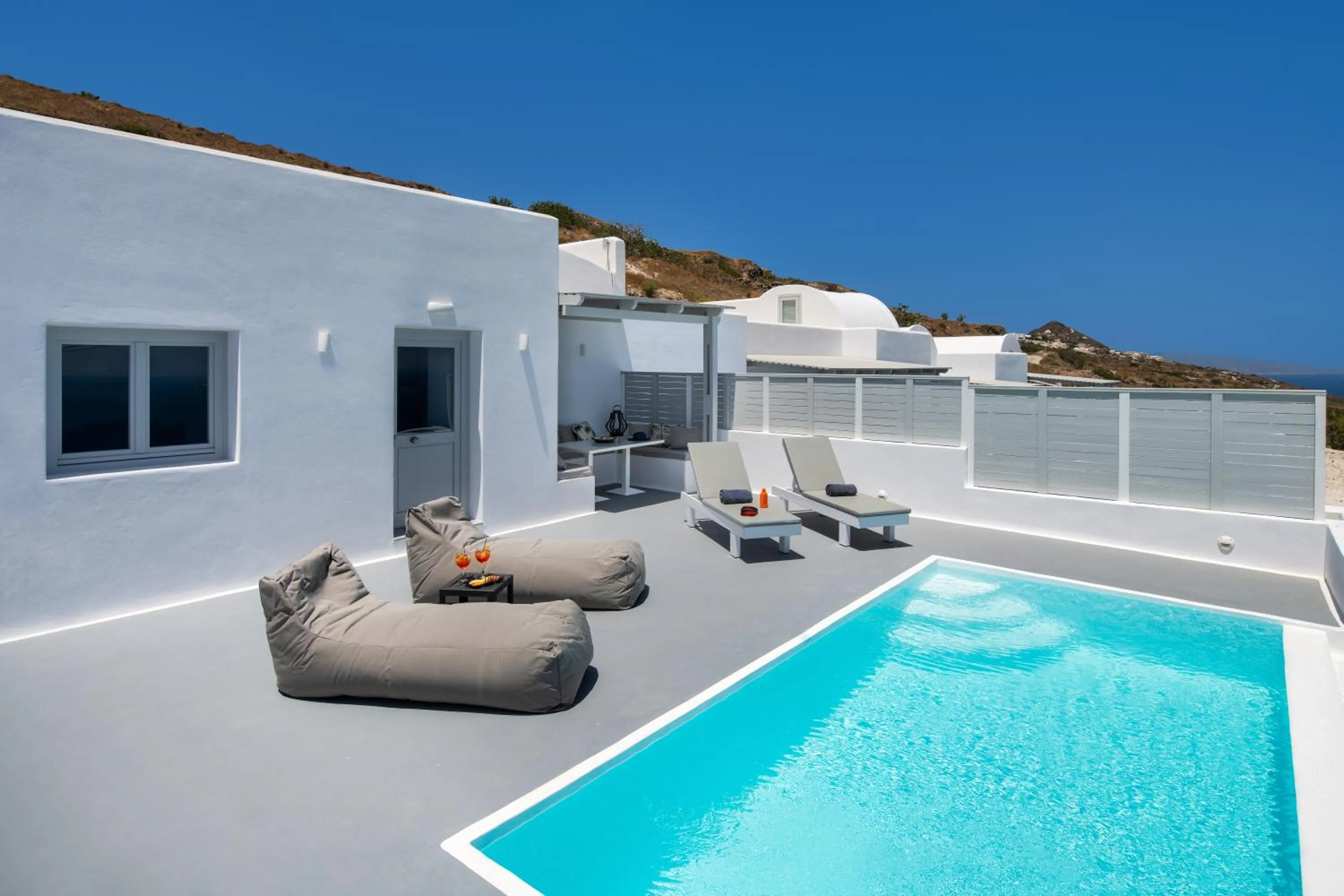 Swimming pool in Siete Mares Luxury Suites