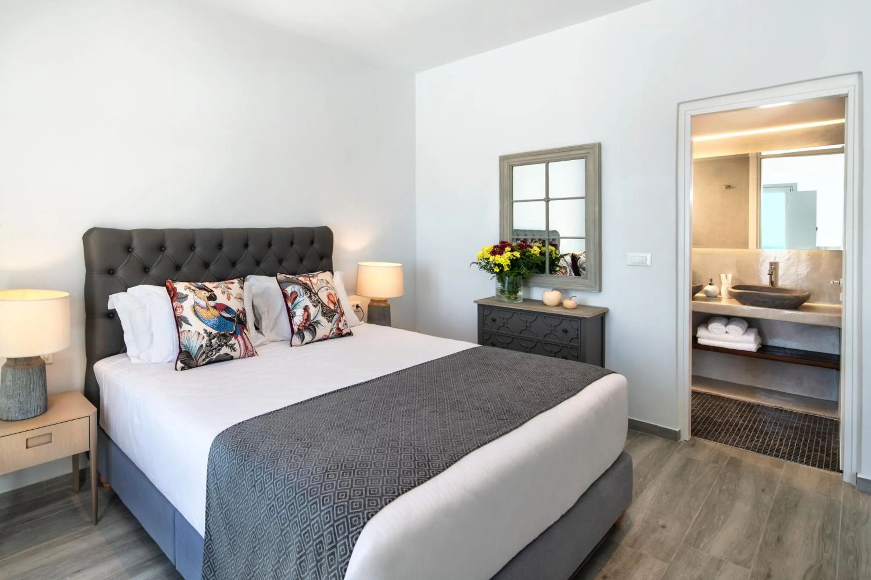 Bed in Siete Mares Luxury Suites