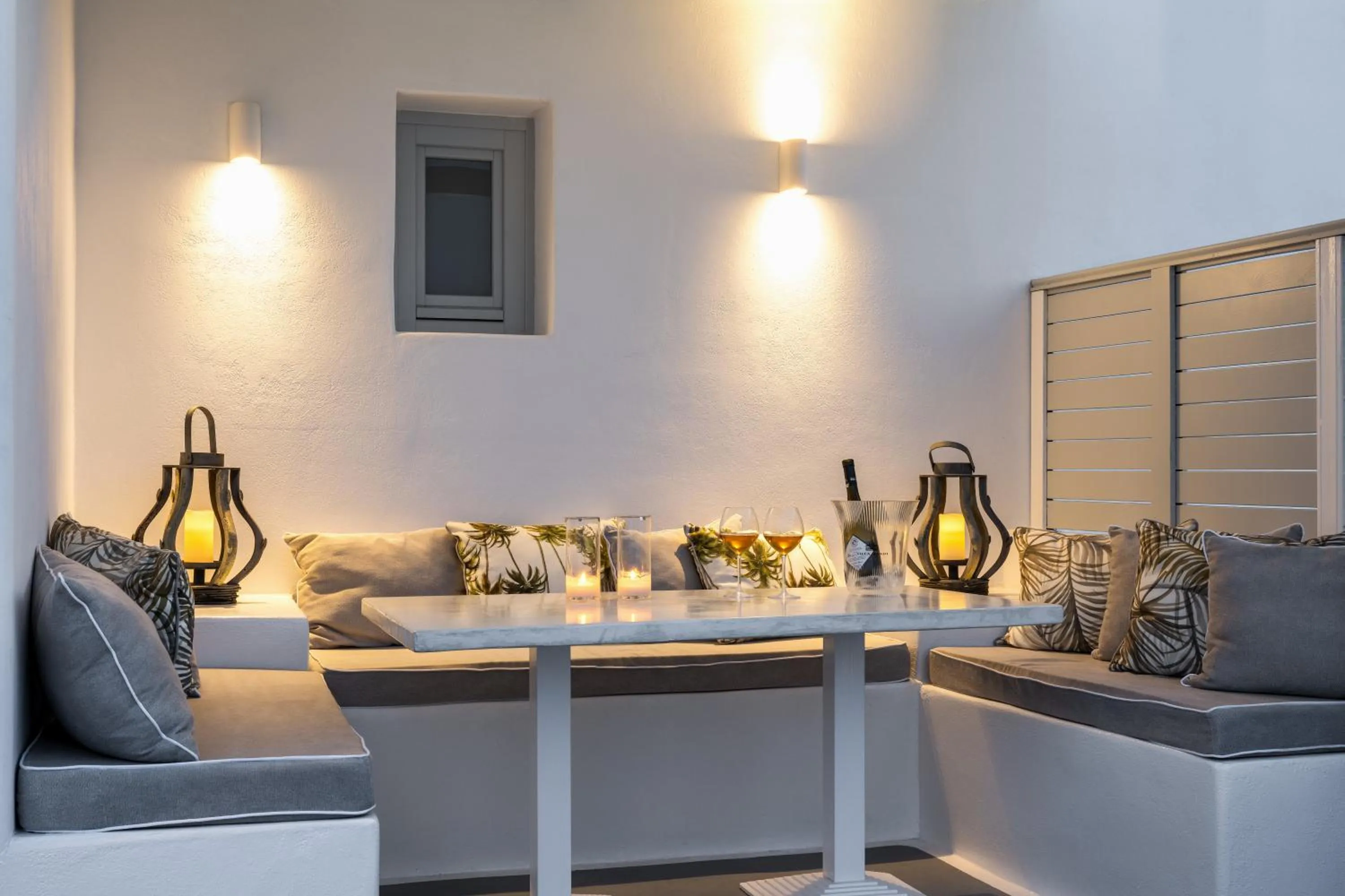 Night in Siete Mares Luxury Suites