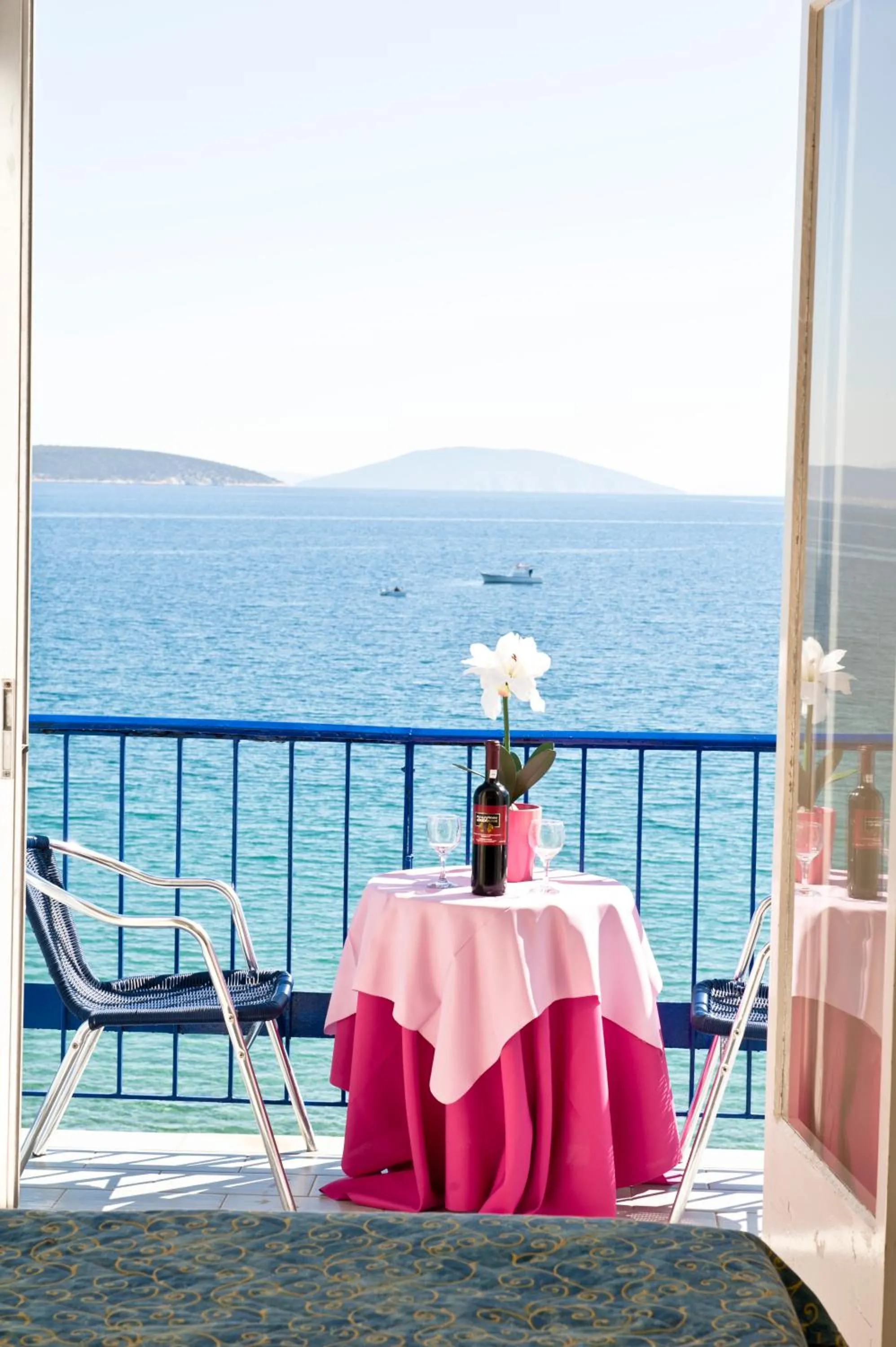 Superior Quadruple Room with Sea View in Hotel Solon