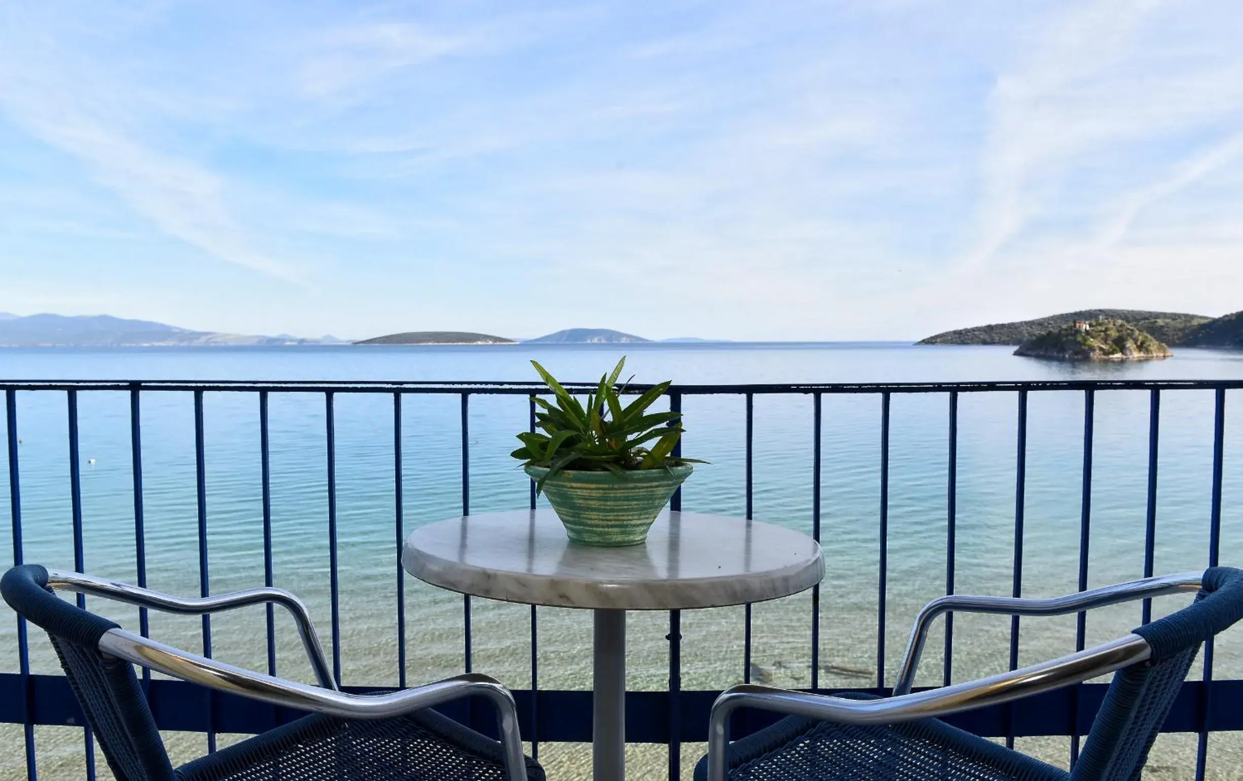 Triple Room with Sea View in Hotel Solon Triple Room with Sea View in Hotel Solon