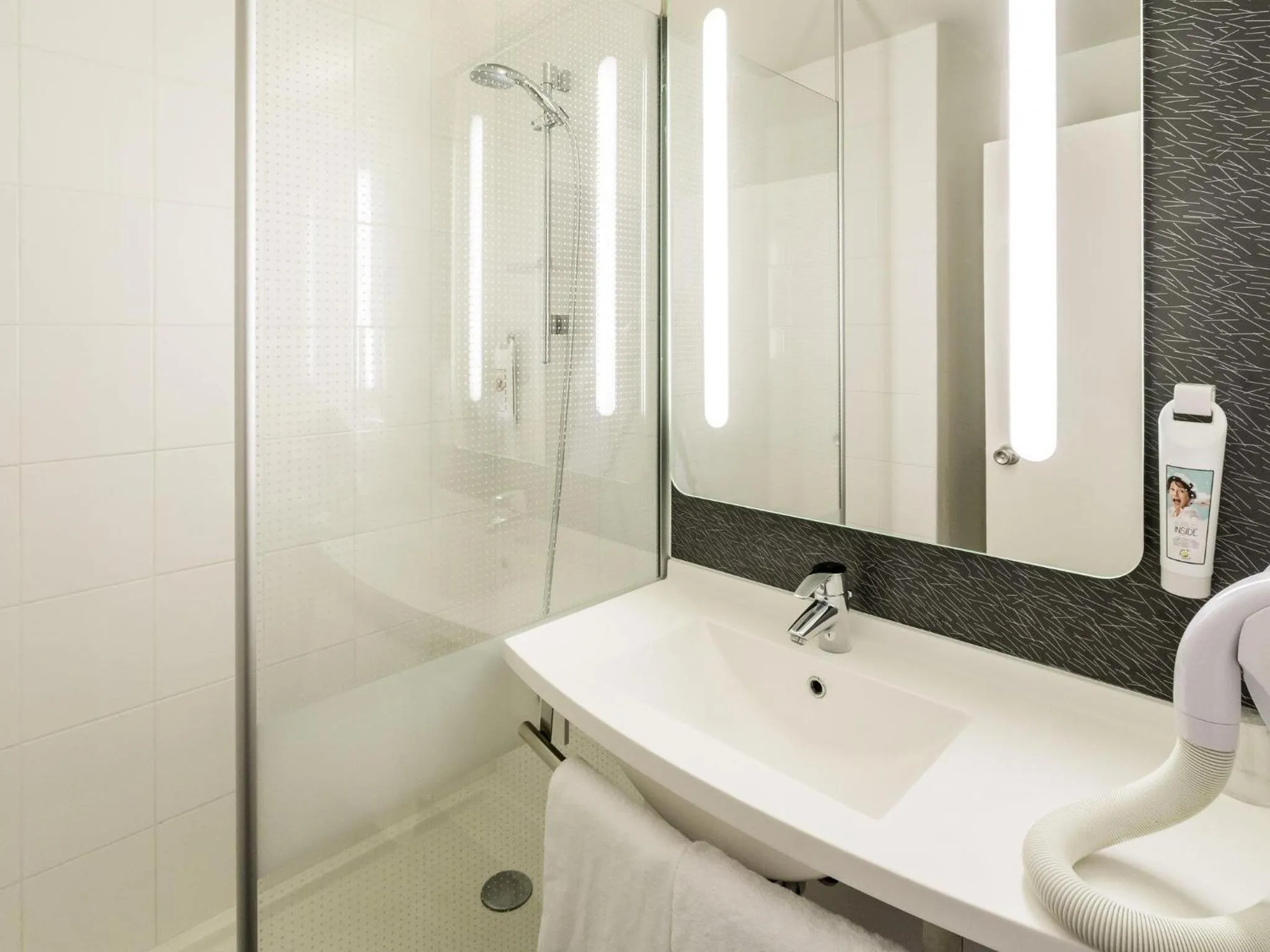 Bedroom in ibis Beziers Est Mediterranee A9/A75