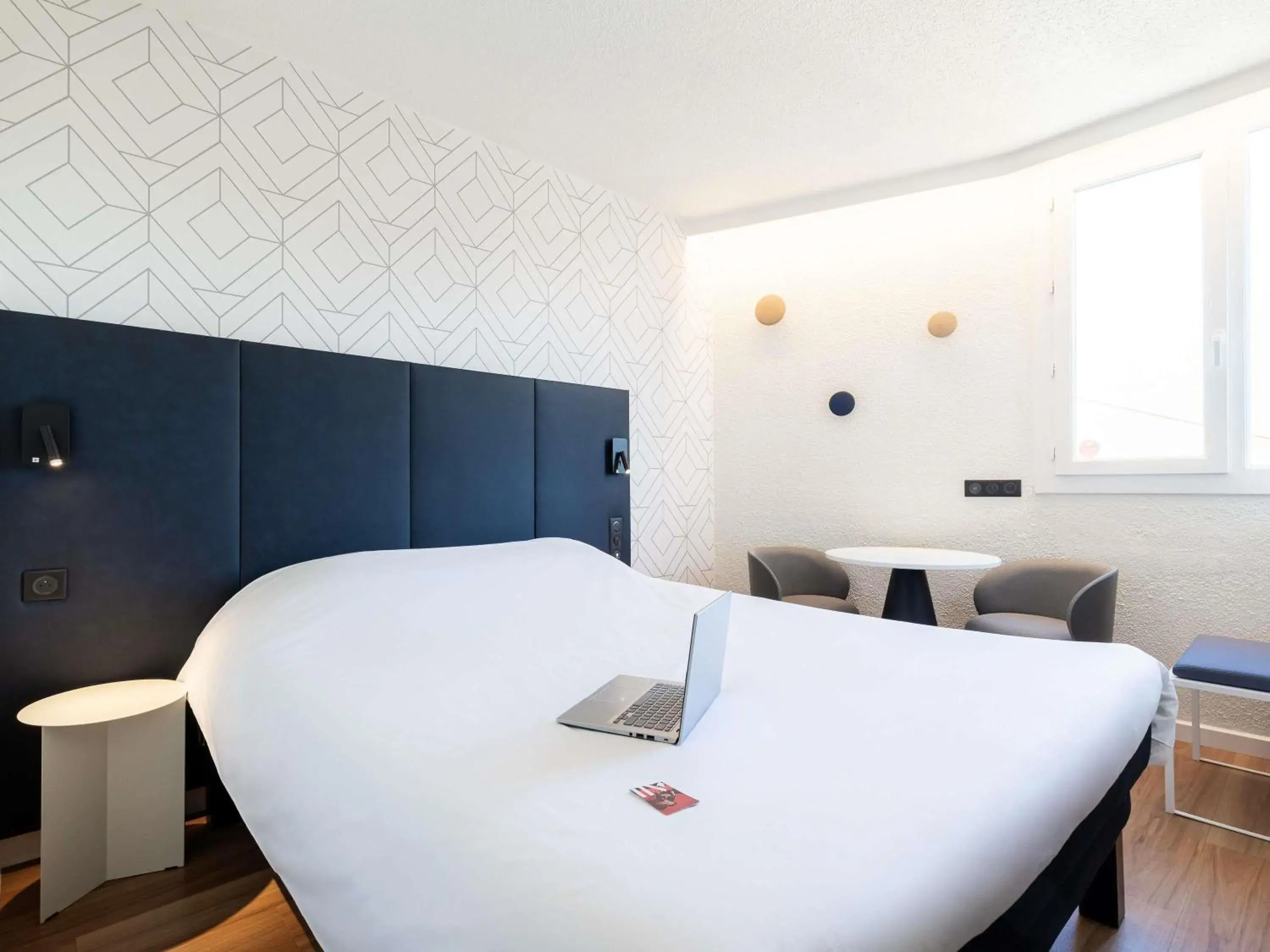 Bedroom, Bed in ibis Beziers Est Mediterranee A9/A75 Bedroom, Bed in ibis Beziers Est Mediterranee A9/A75
