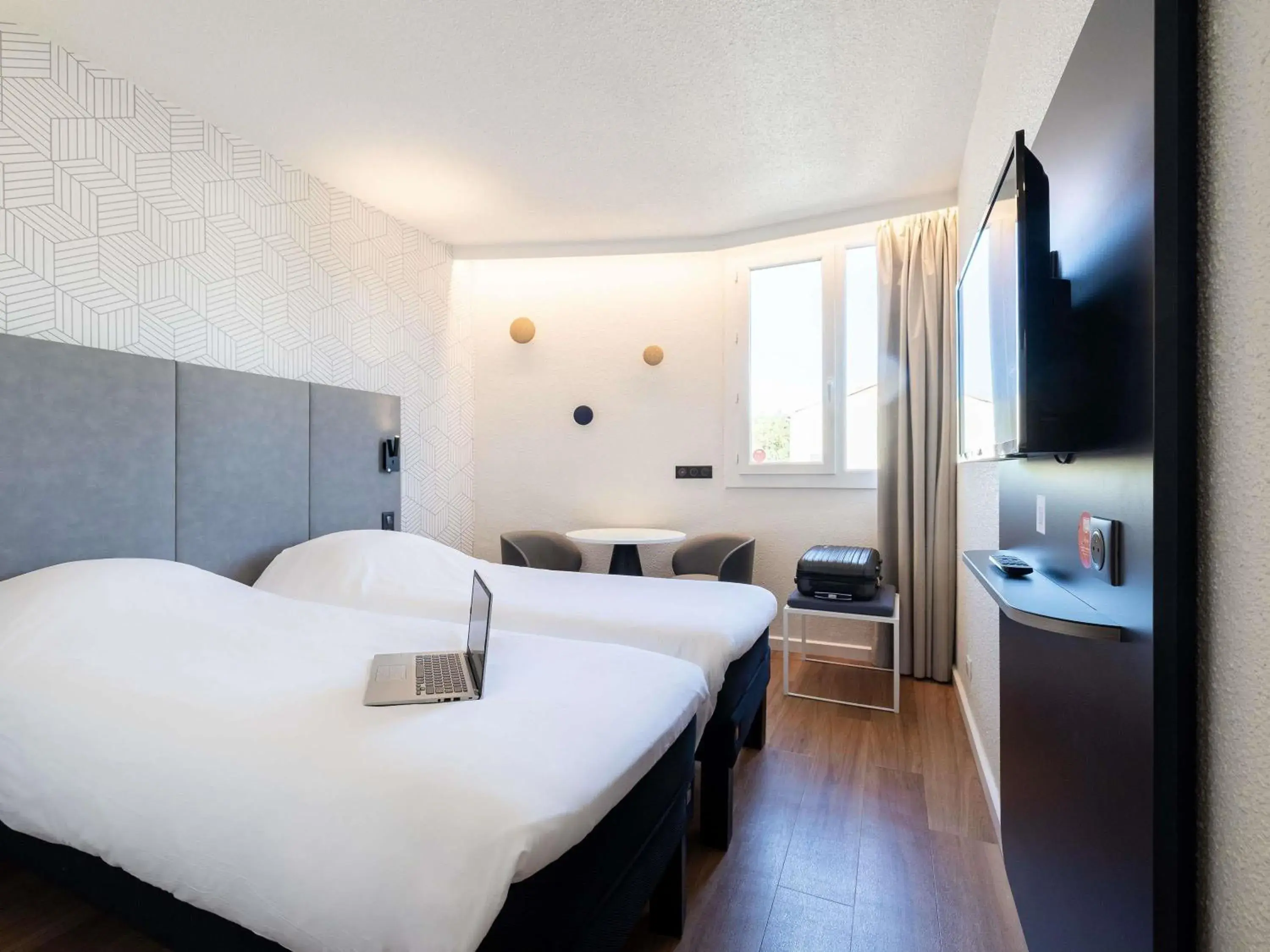Bedroom, Bed in ibis Beziers Est Mediterranee A9/A75 Bedroom, Bed in ibis Beziers Est Mediterranee A9/A75