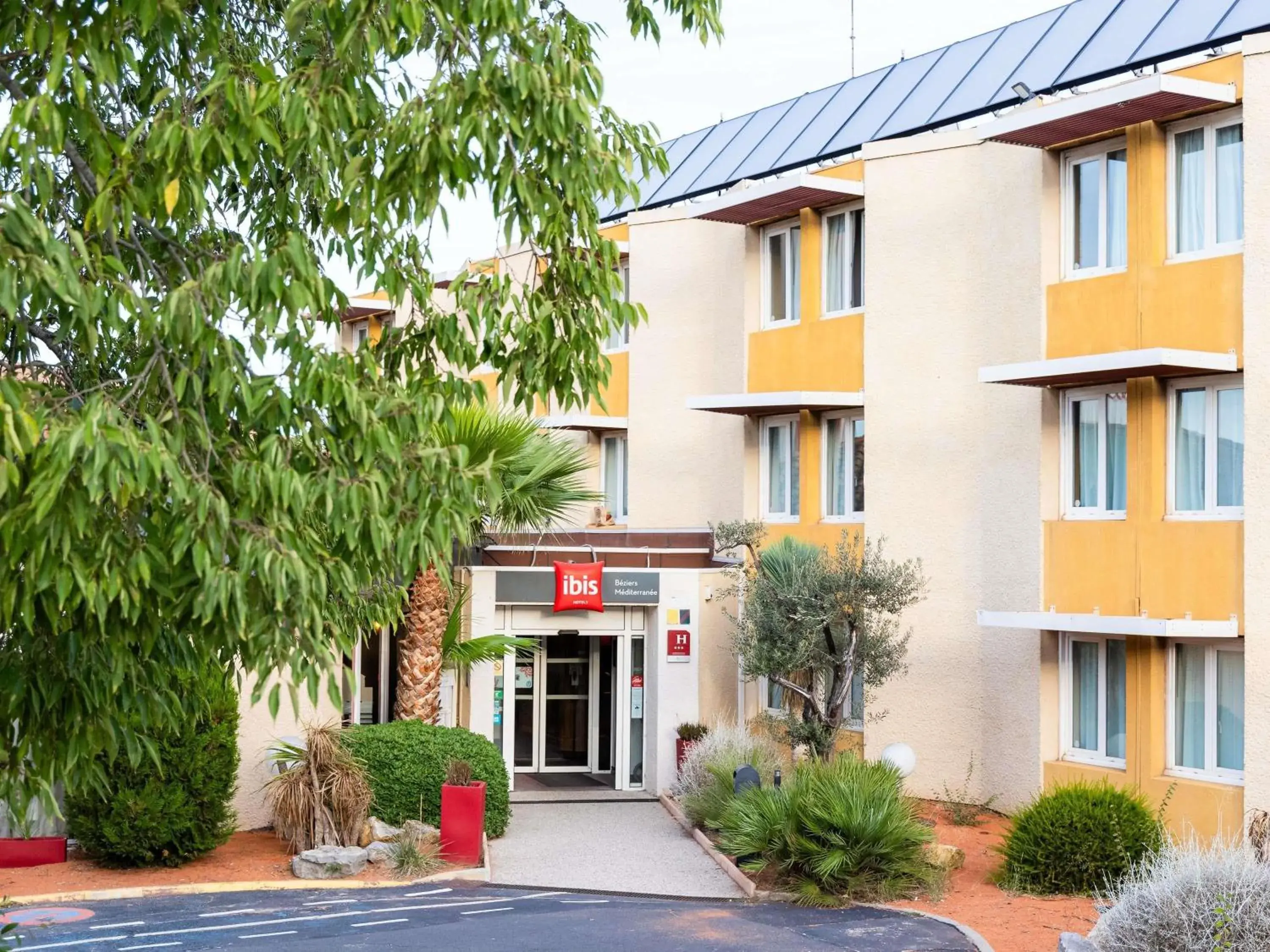 Property building in ibis Beziers Est Mediterranee A9/A75 Property building in ibis Beziers Est Mediterranee A9/A75