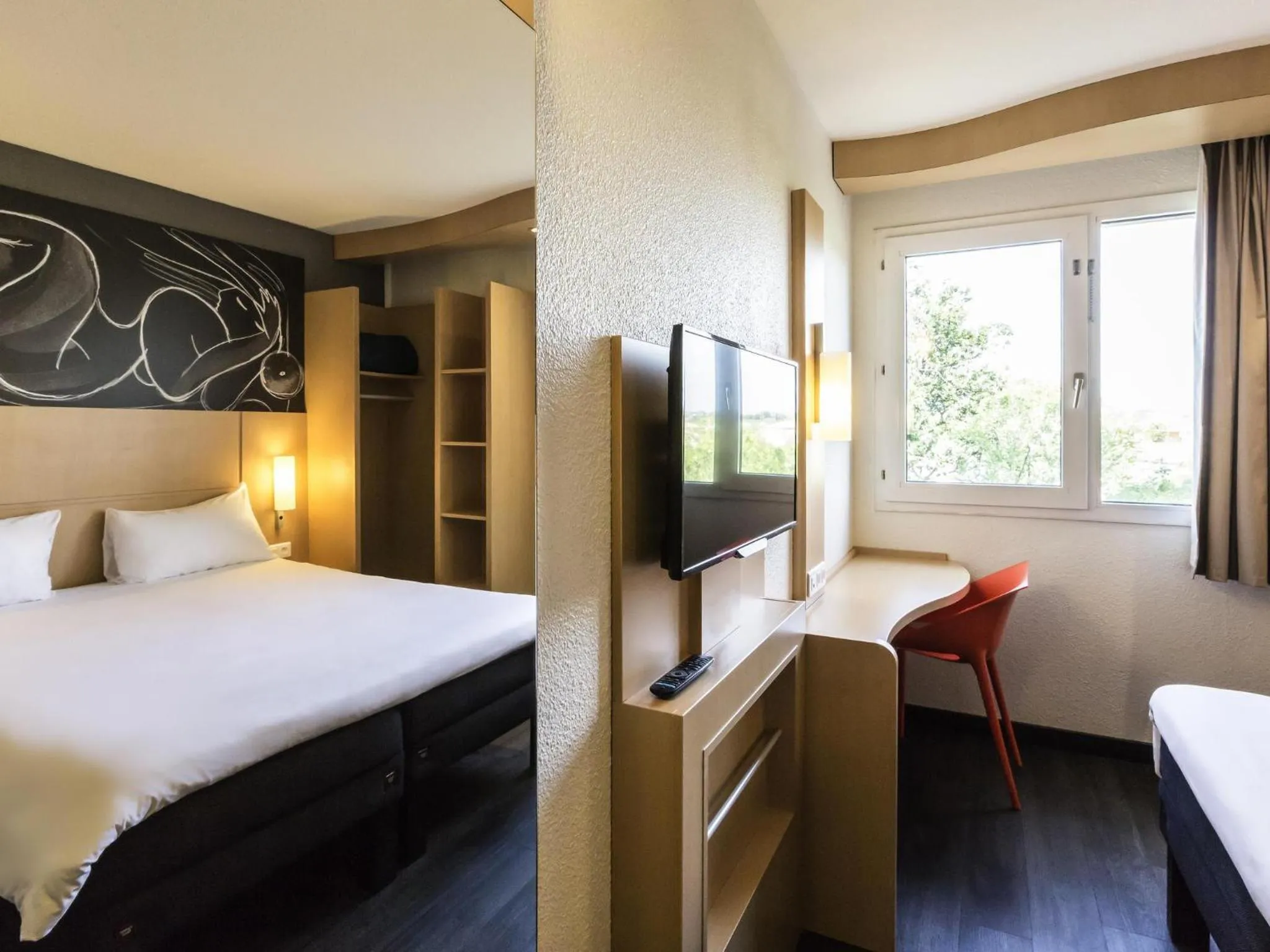 Bedroom, Bed in ibis Beziers Est Mediterranee A9/A75