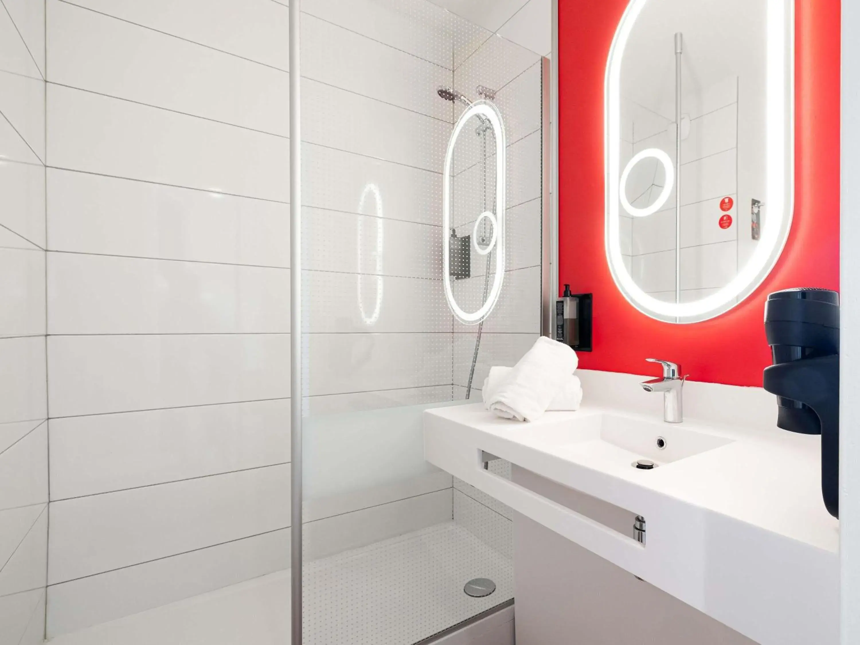 Bedroom in ibis Beziers Est Mediterranee A9/A75 Bedroom in ibis Beziers Est Mediterranee A9/A75