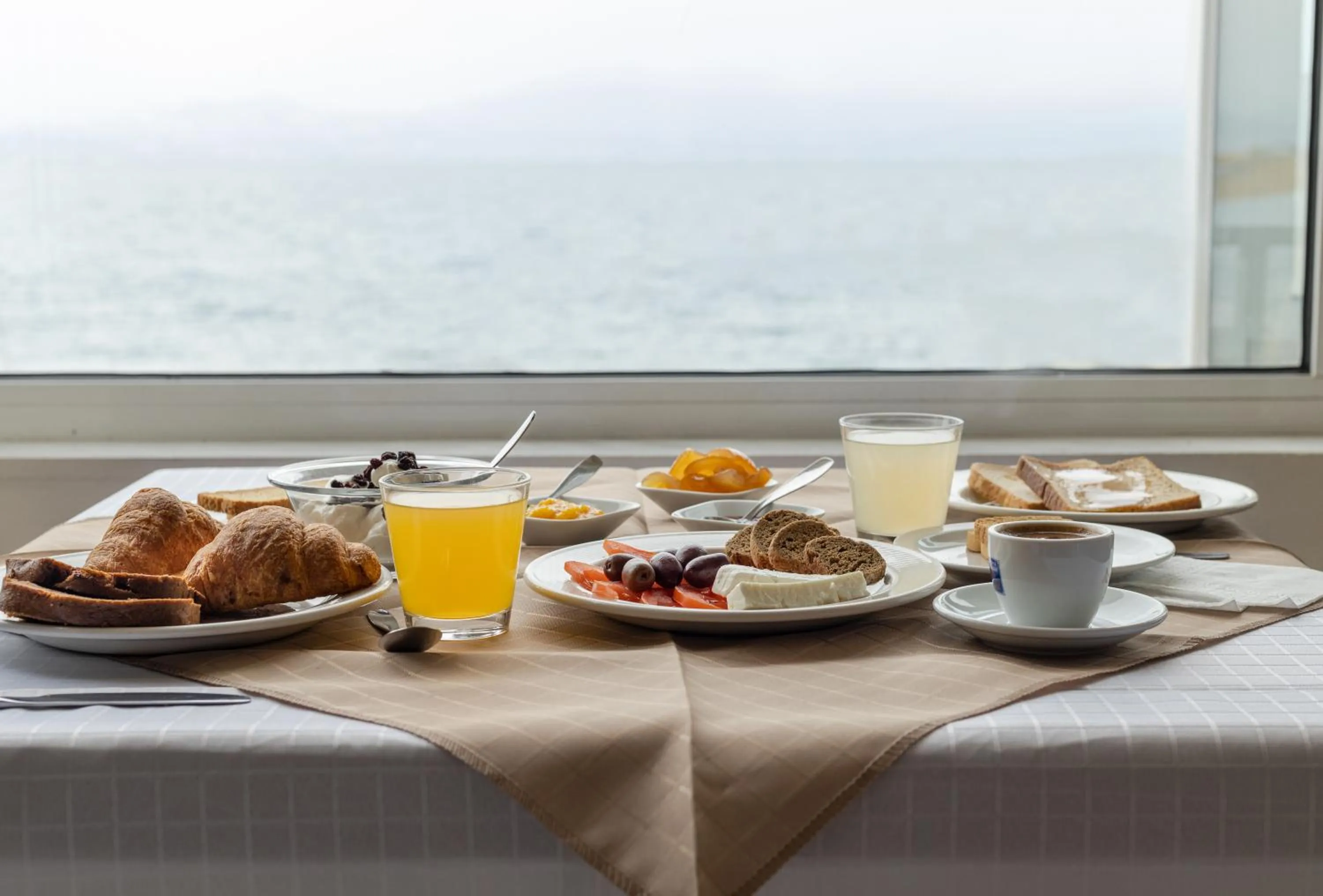 Dining area in Plaza Hotel