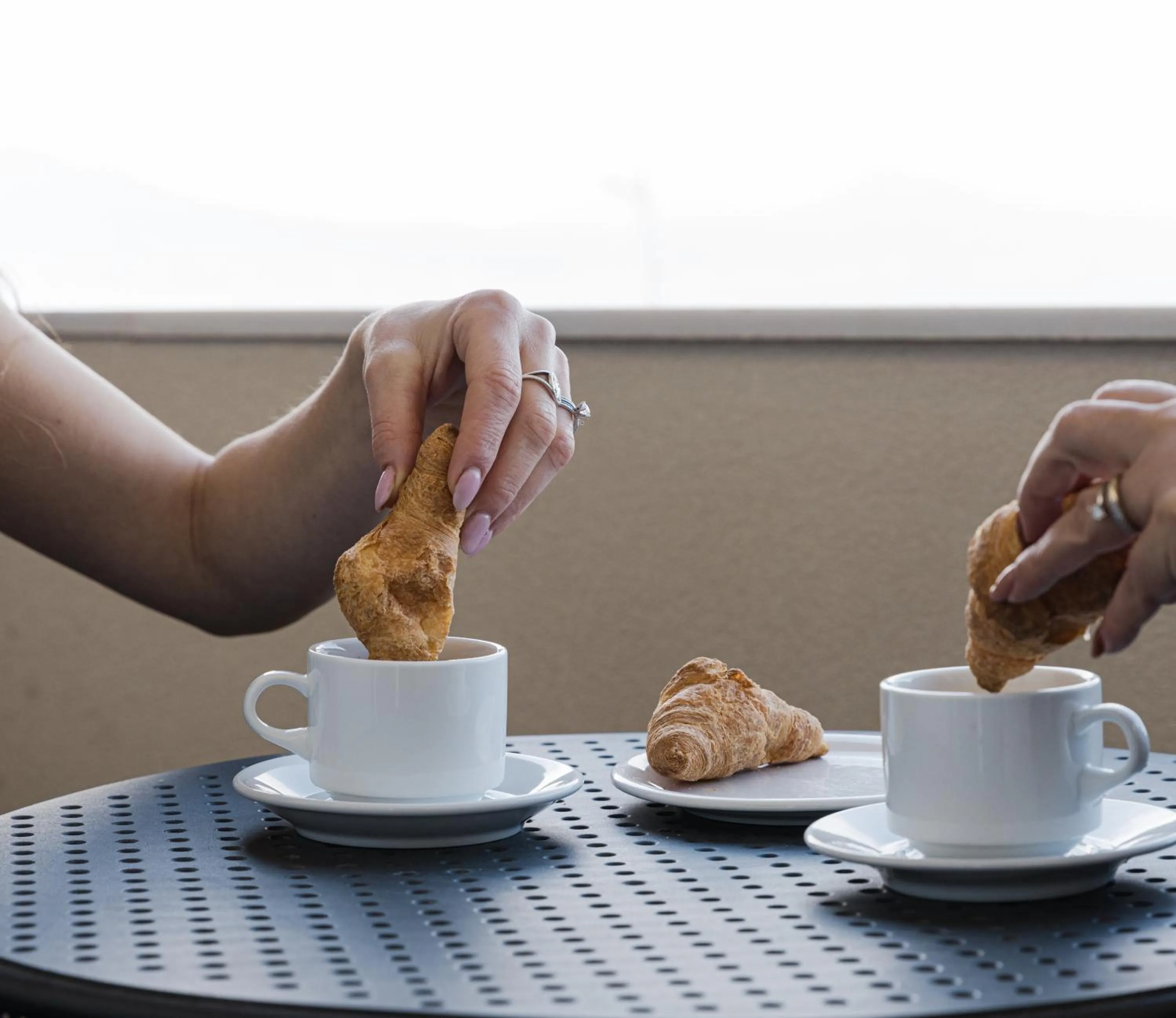 Coffee/tea facilities in Plaza Hotel