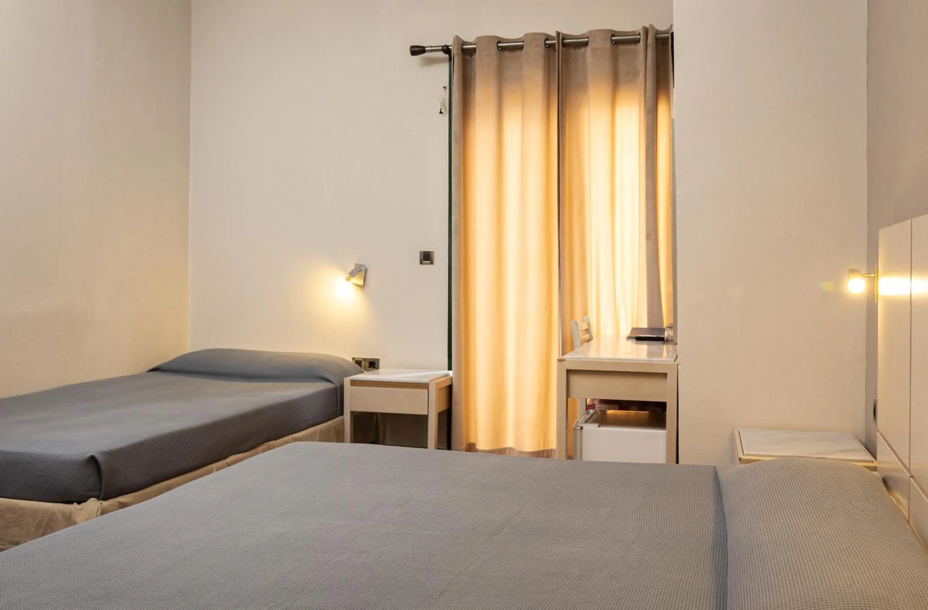 Bedroom, Bed in Plaza Hotel