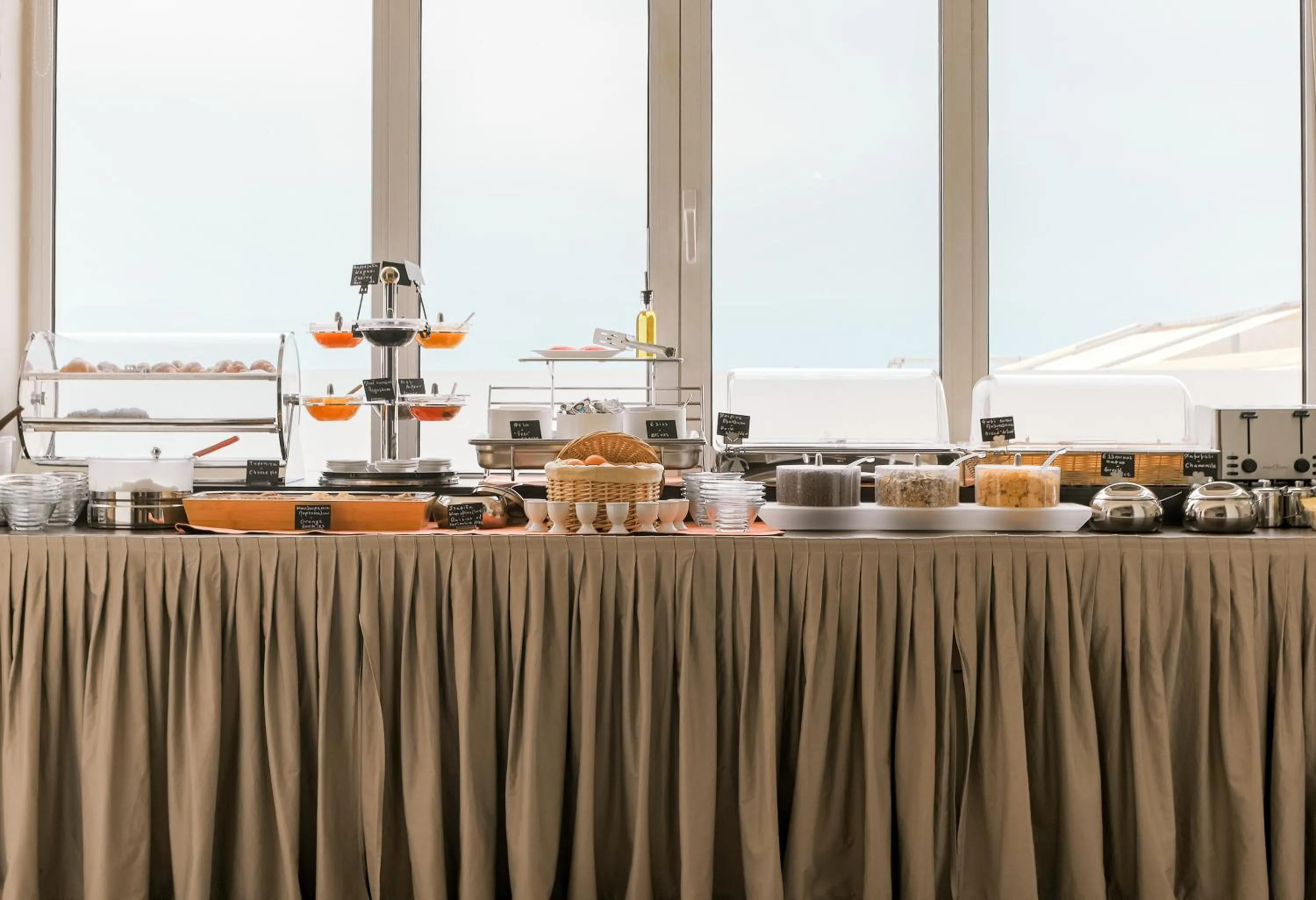 Buffet breakfast in Plaza Hotel