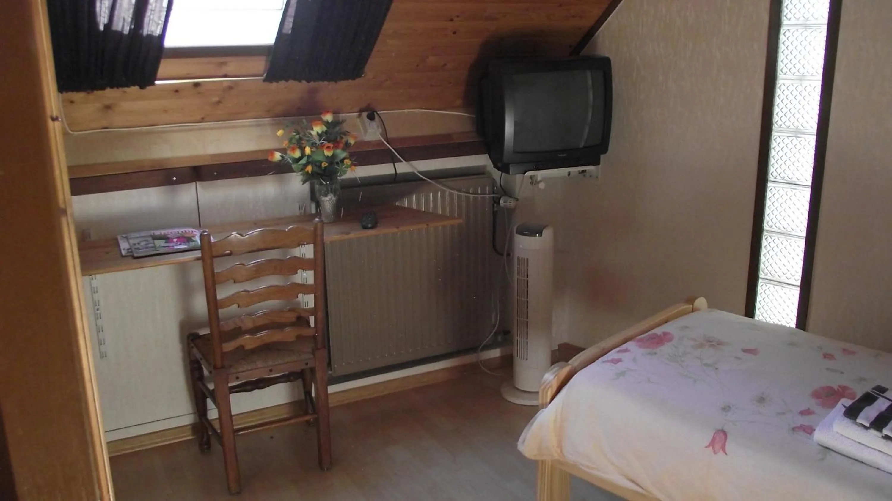 Seating area, TV/Entertainment Center in Pension Neske