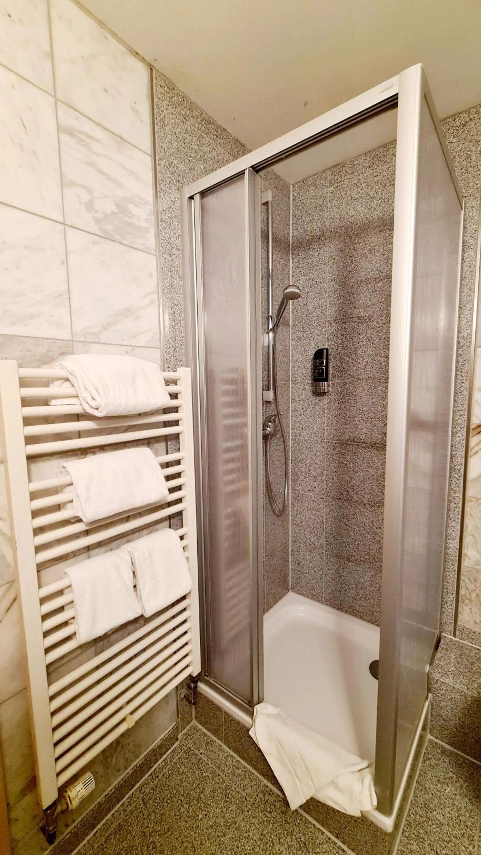 Bathroom in Hotel Zentrum