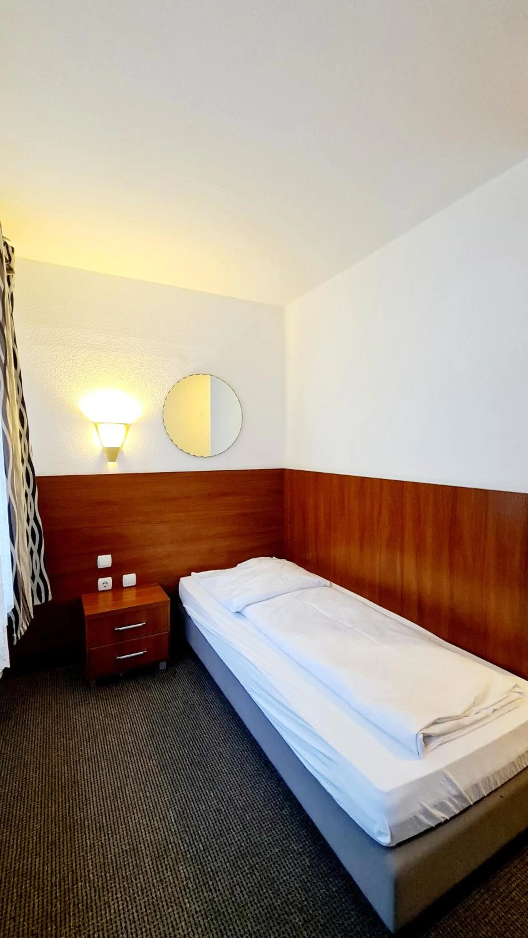 Bed in Hotel Zentrum