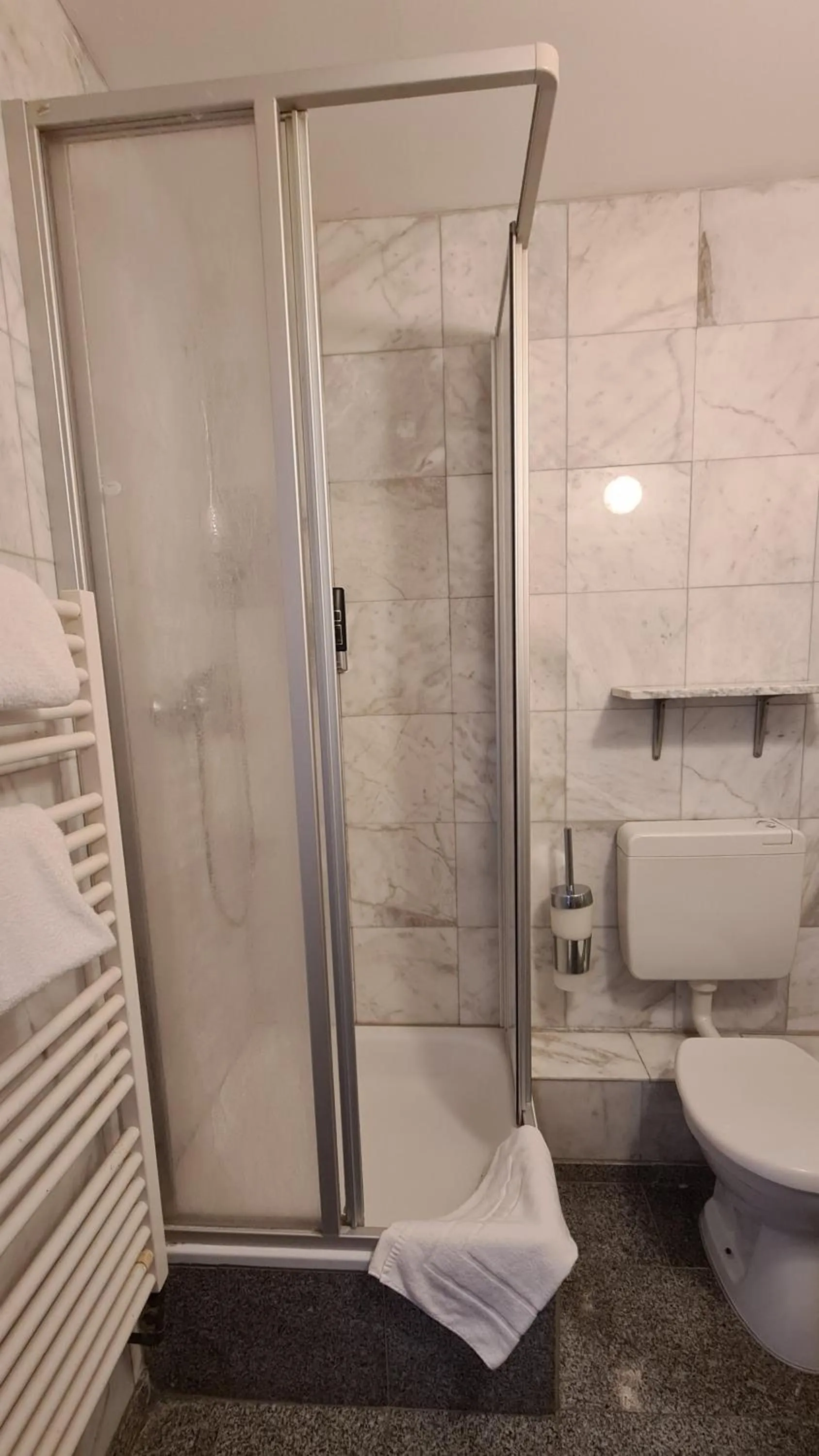 Bathroom in Hotel Zentrum