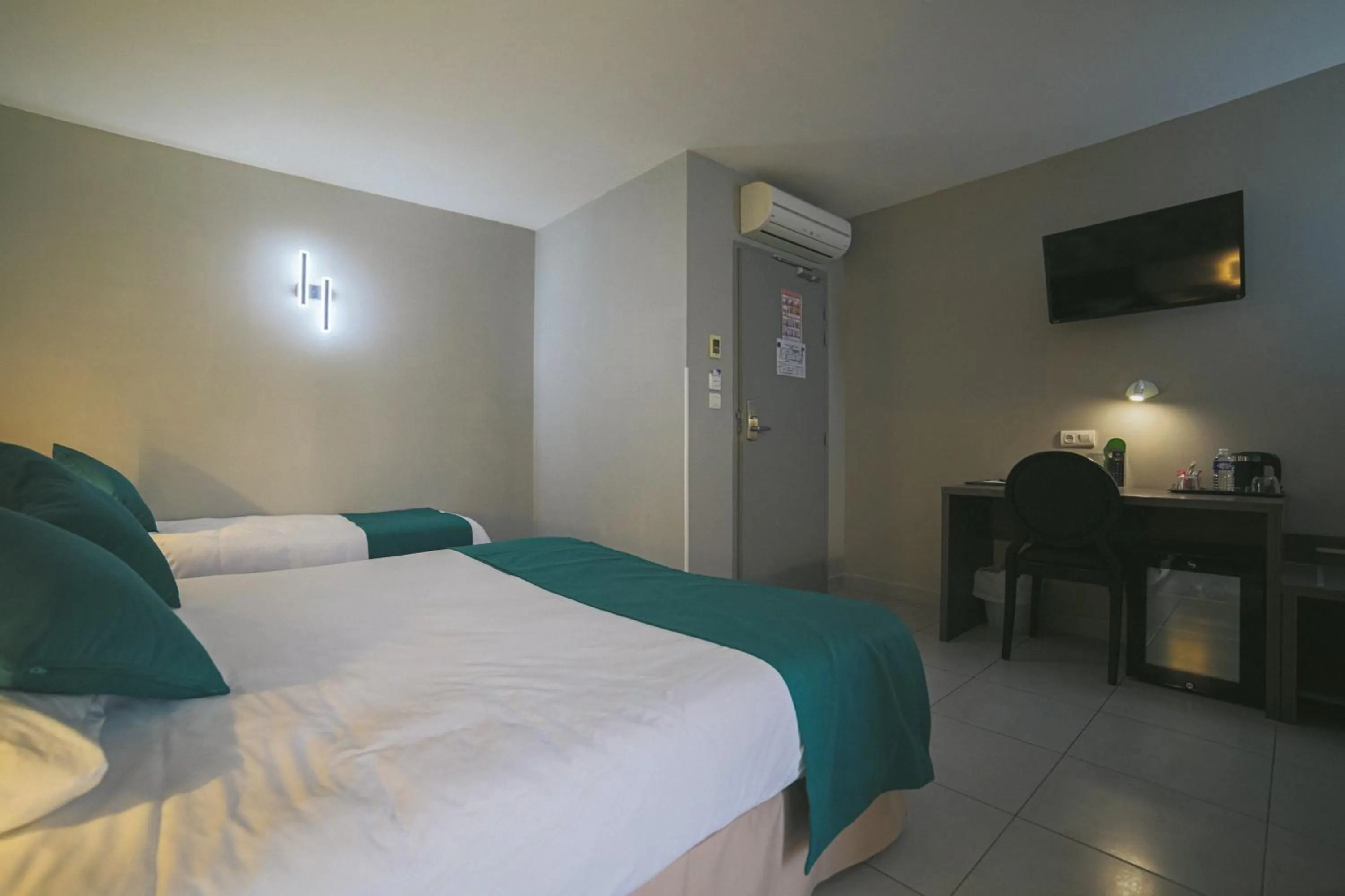 Bed in Holidays & Work HOTEL