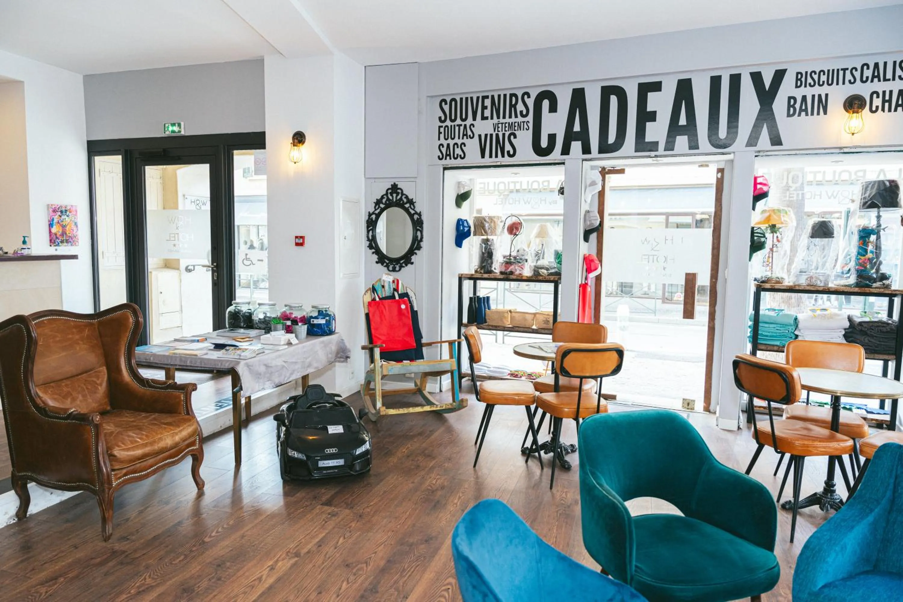 Lobby or reception in Holidays & Work HOTEL