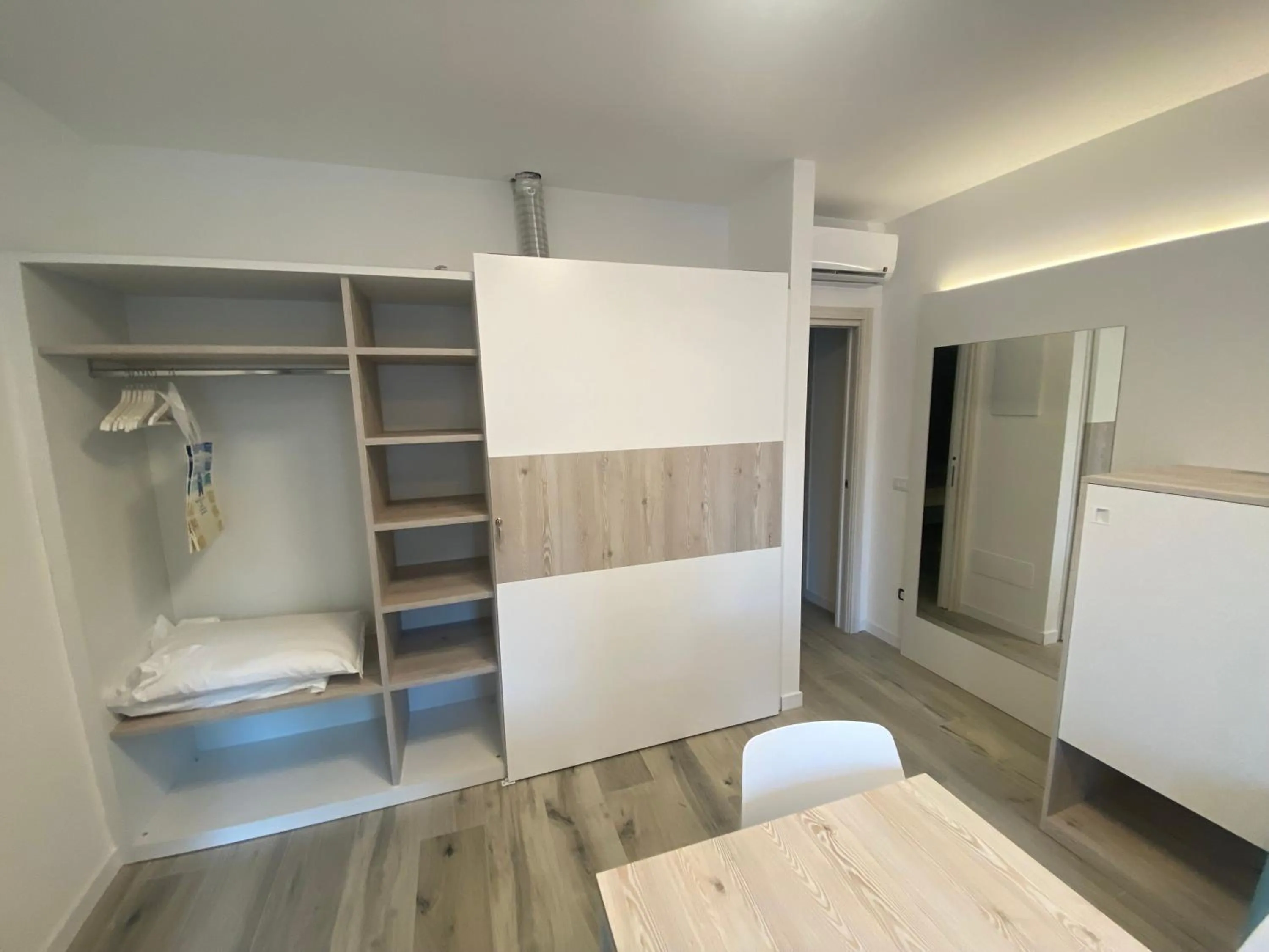 Seating area, Bed in Marina Suites & Apartments 4 stelle S